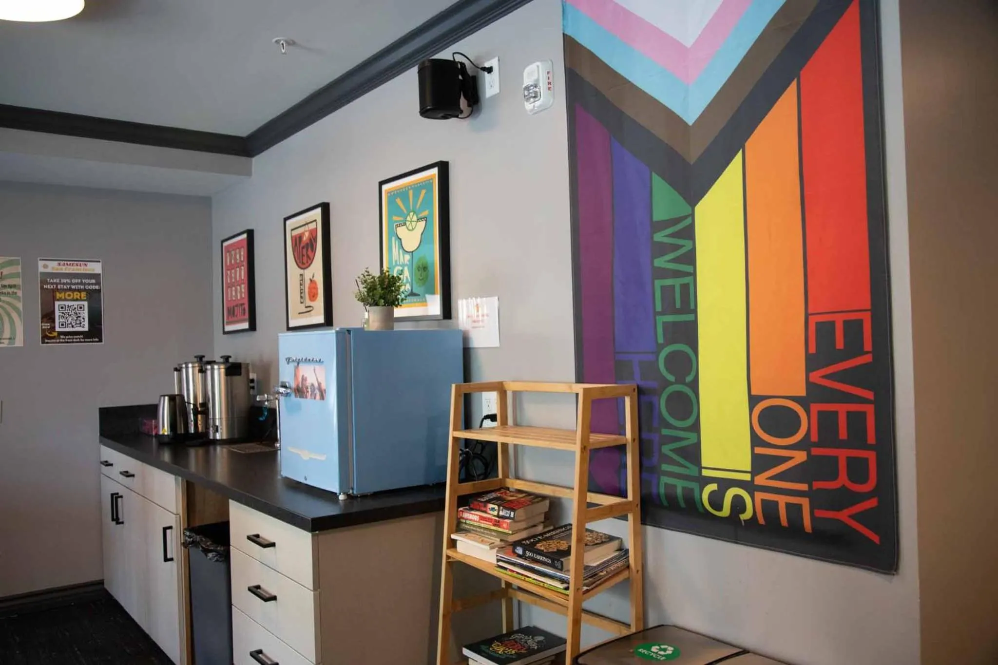 Communal lounge/ TV room in Samesun San Francisco