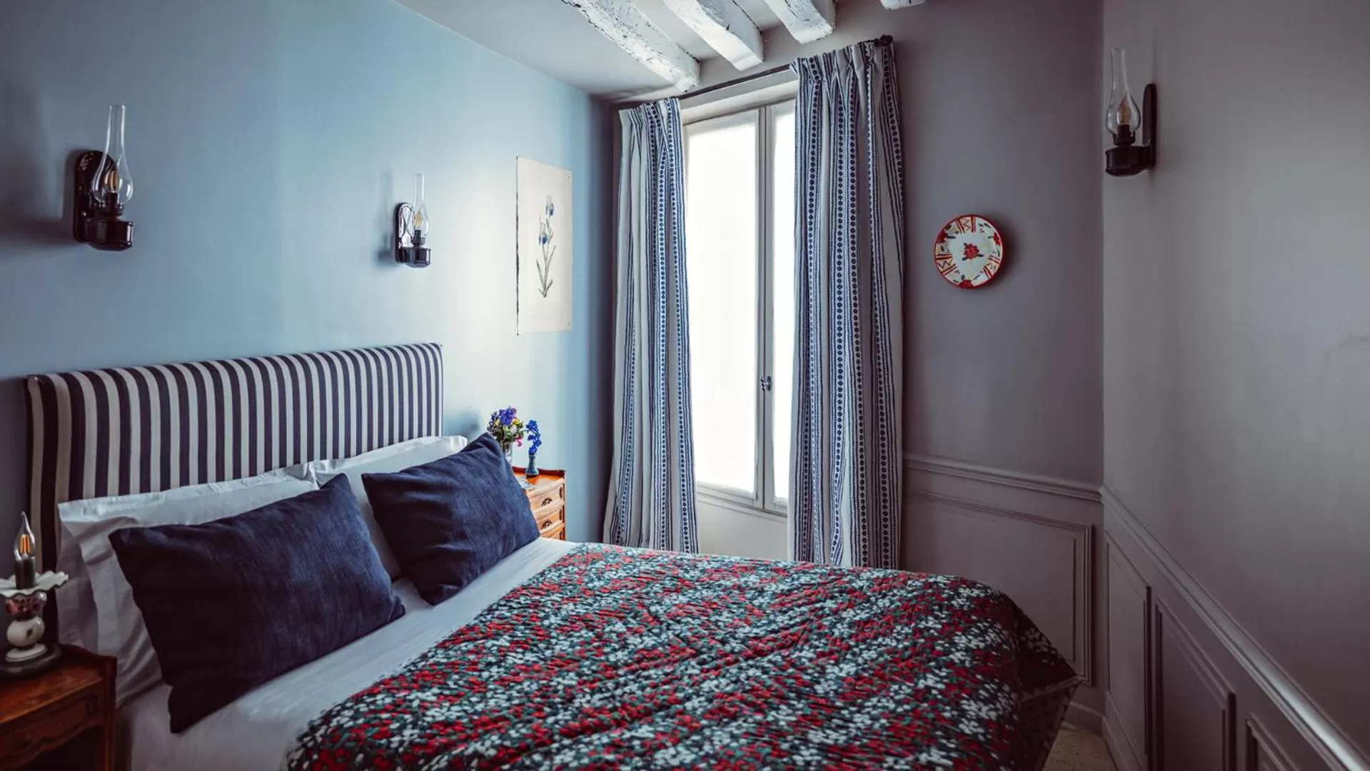 Photo of the whole room, Bed in Maison Saintonge