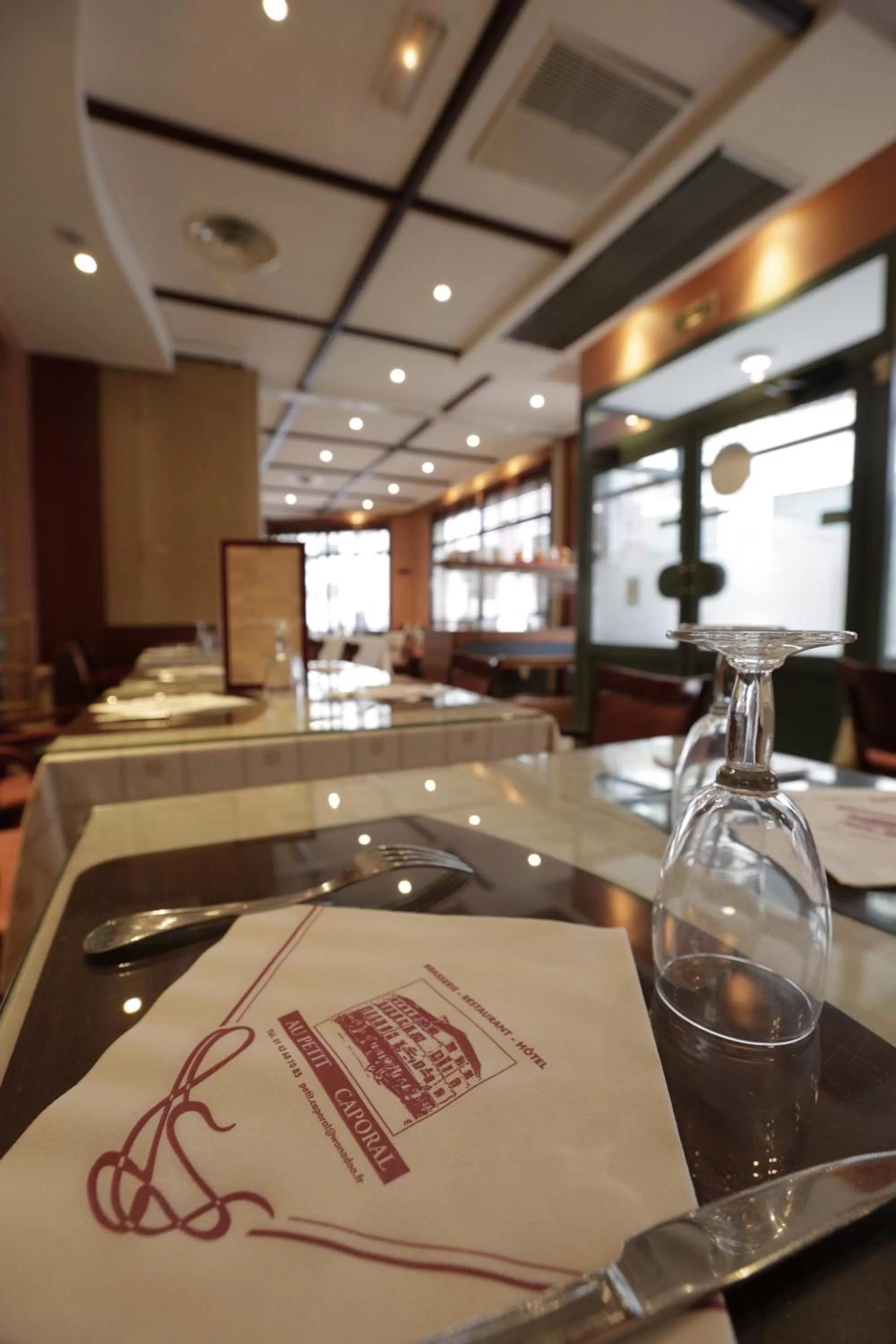 Restaurant/places to eat in Hôtel Au Petit Caporal