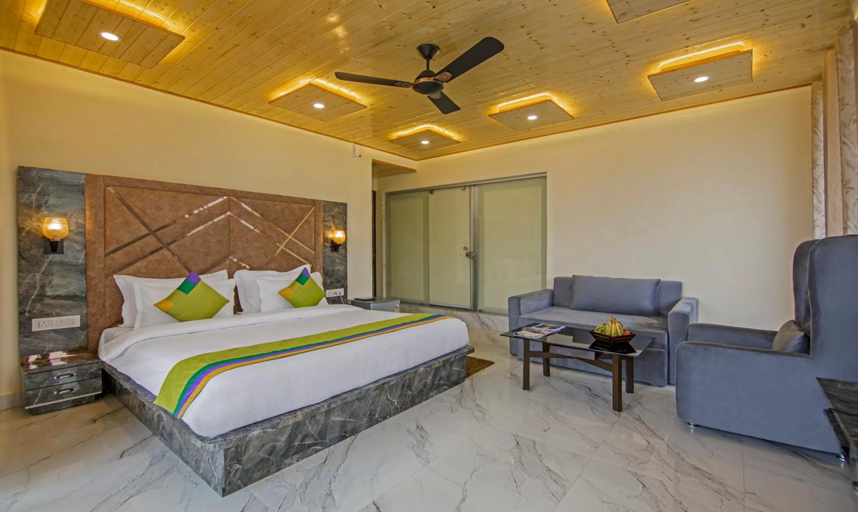 Bedroom, Bed in Treebo Ortus Residency