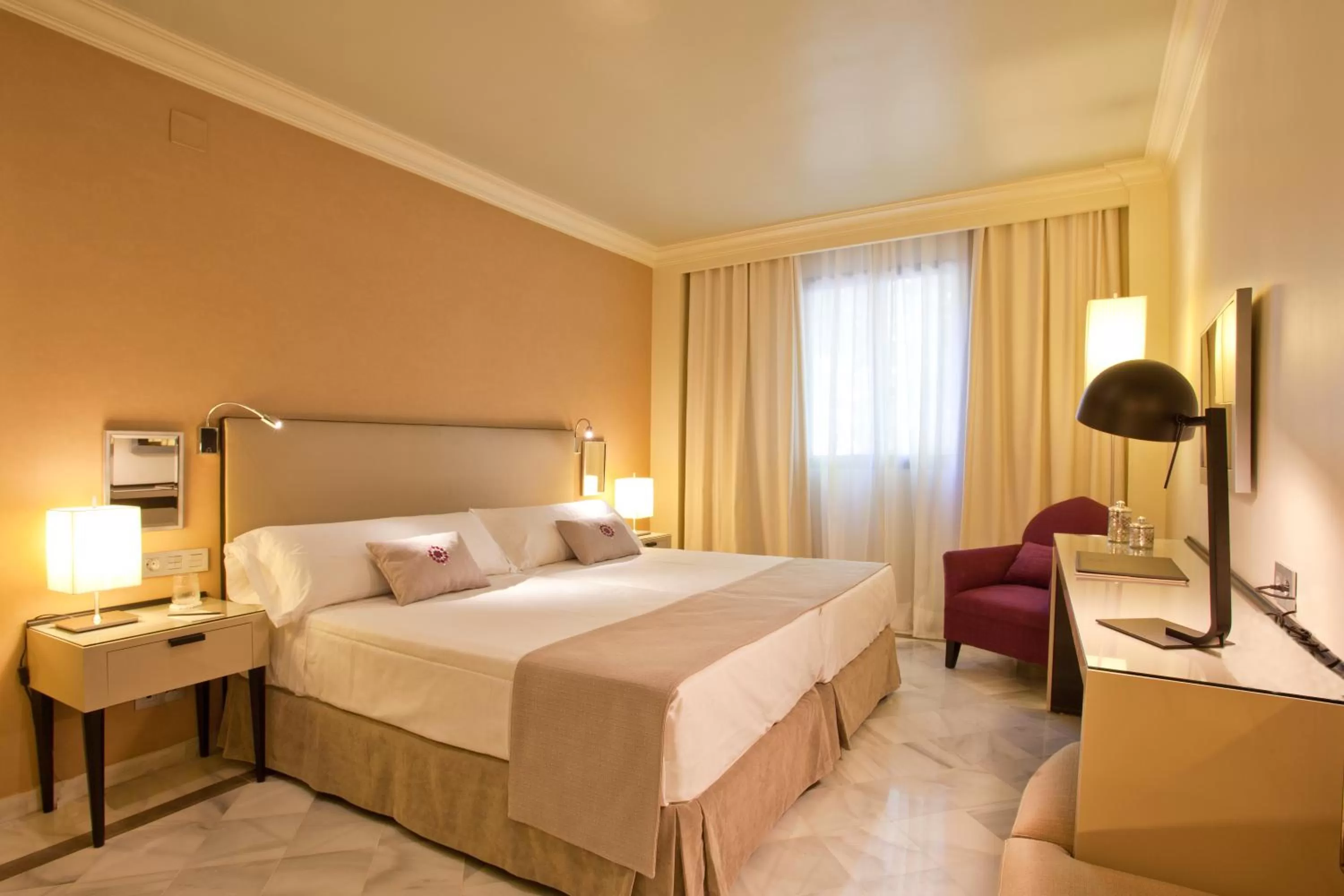 Bed in Vincci Albayzin