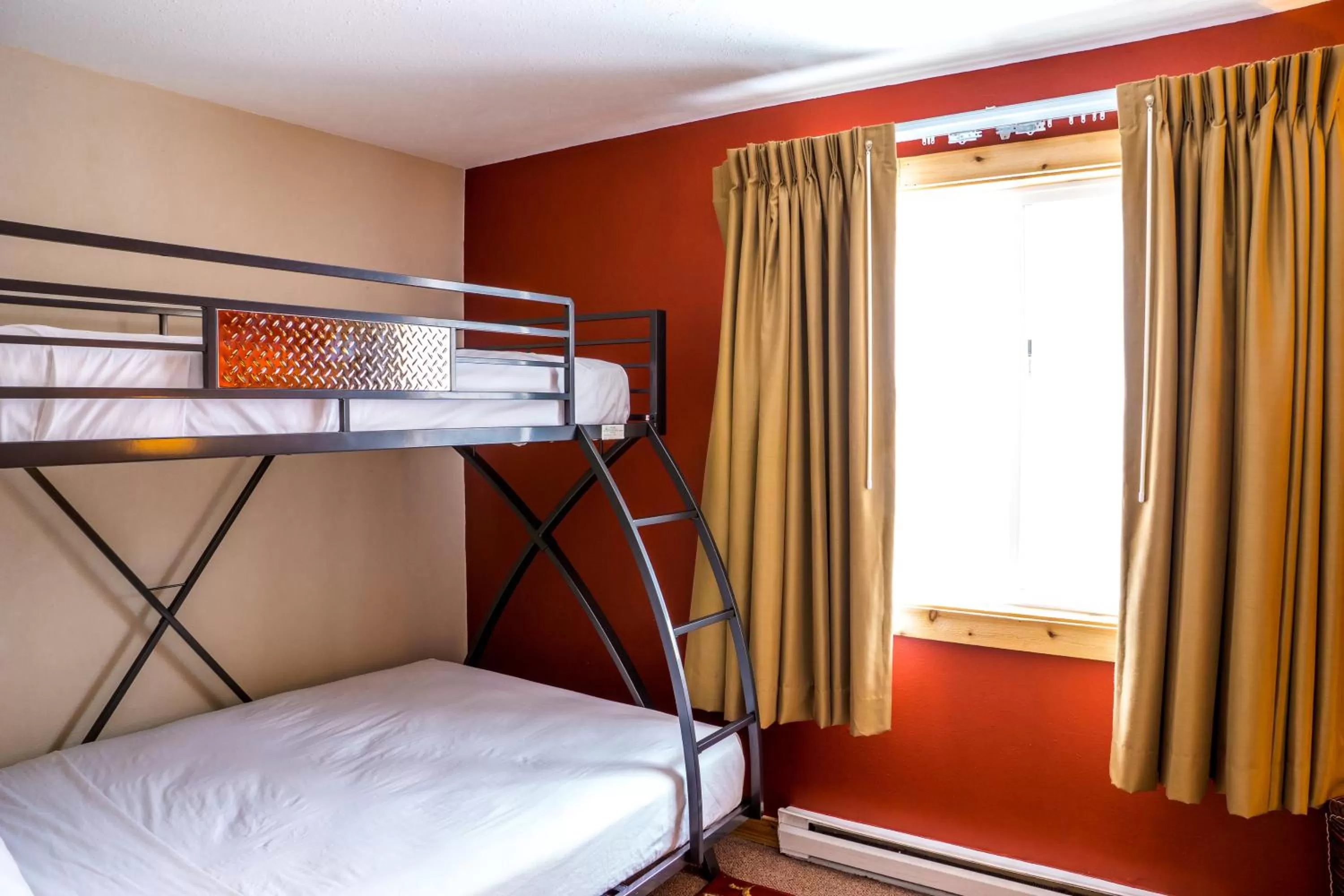 bunk bed, Bed in Murphy's Resort