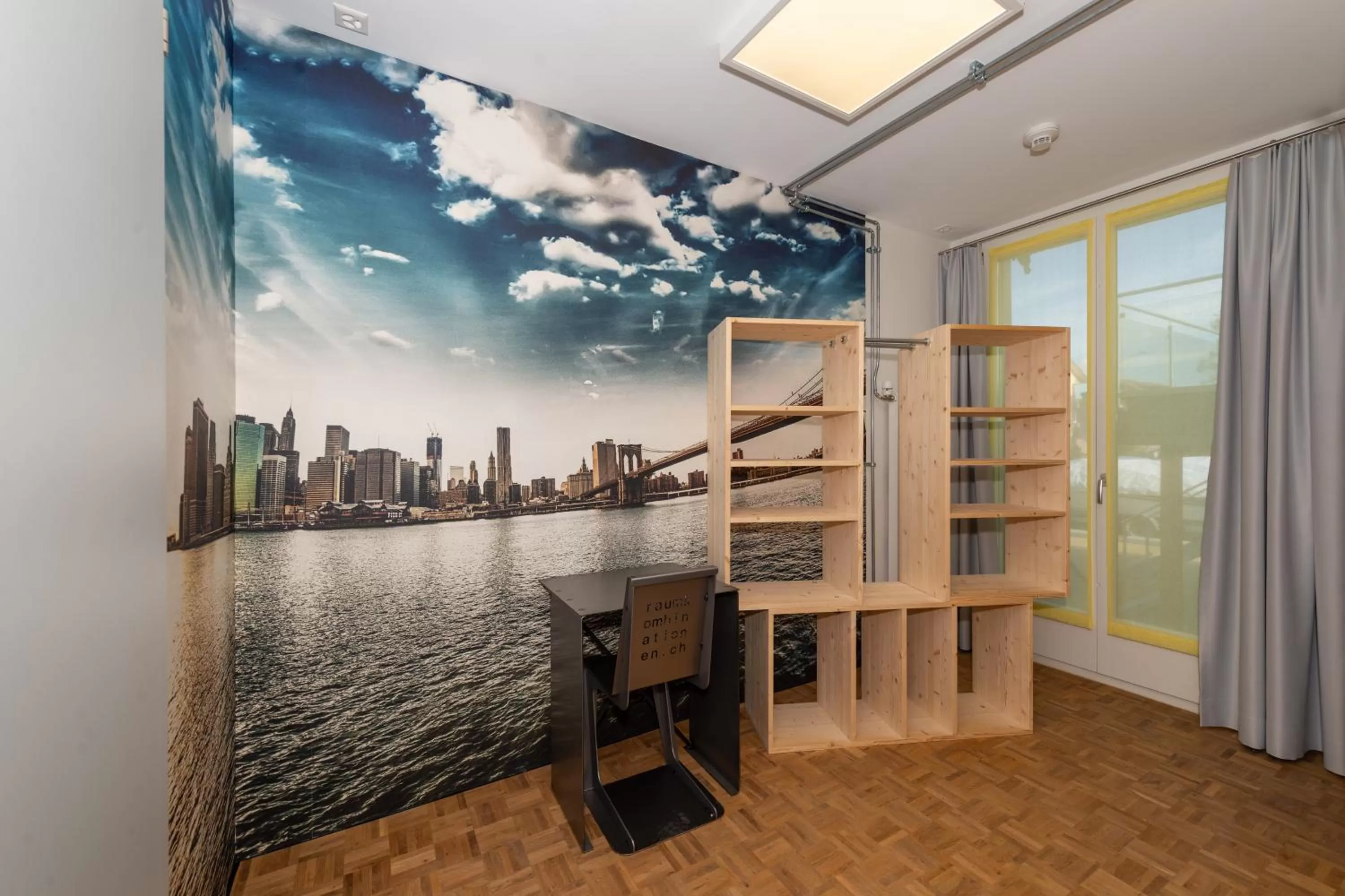 Decorative detail in Boutique Hotel BS16 before Bern City Parking gratis