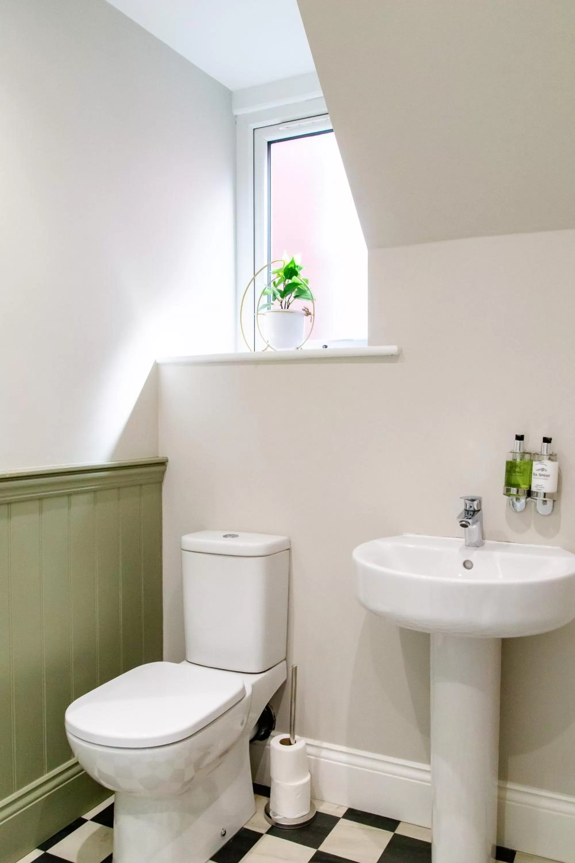 Toilet in Goodramgate Apartments