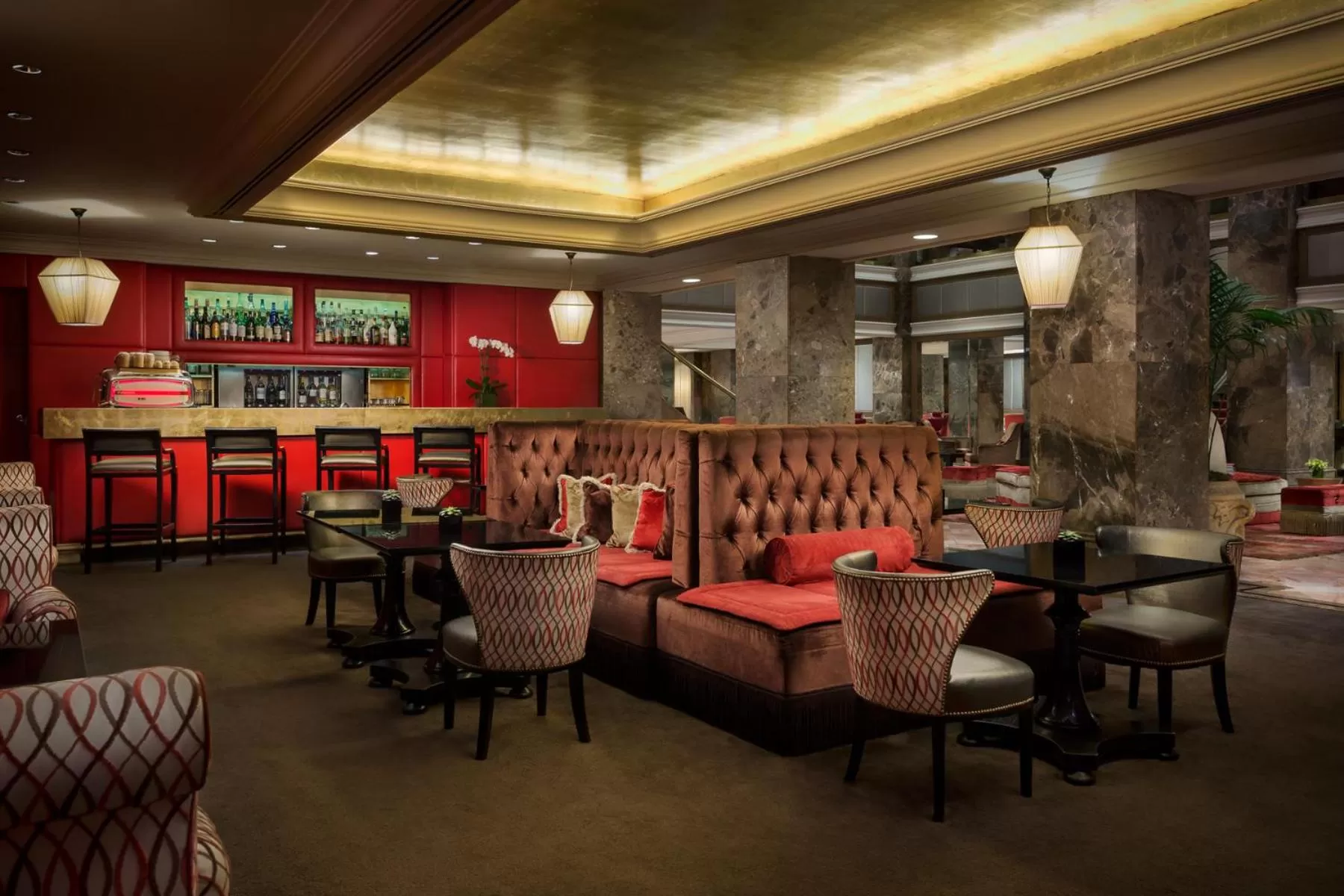 Lounge or bar in The Michelangelo Hotel