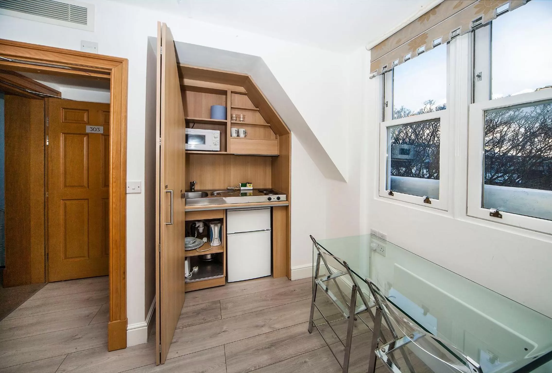 Kitchen or kitchenette in NOX Kensington
