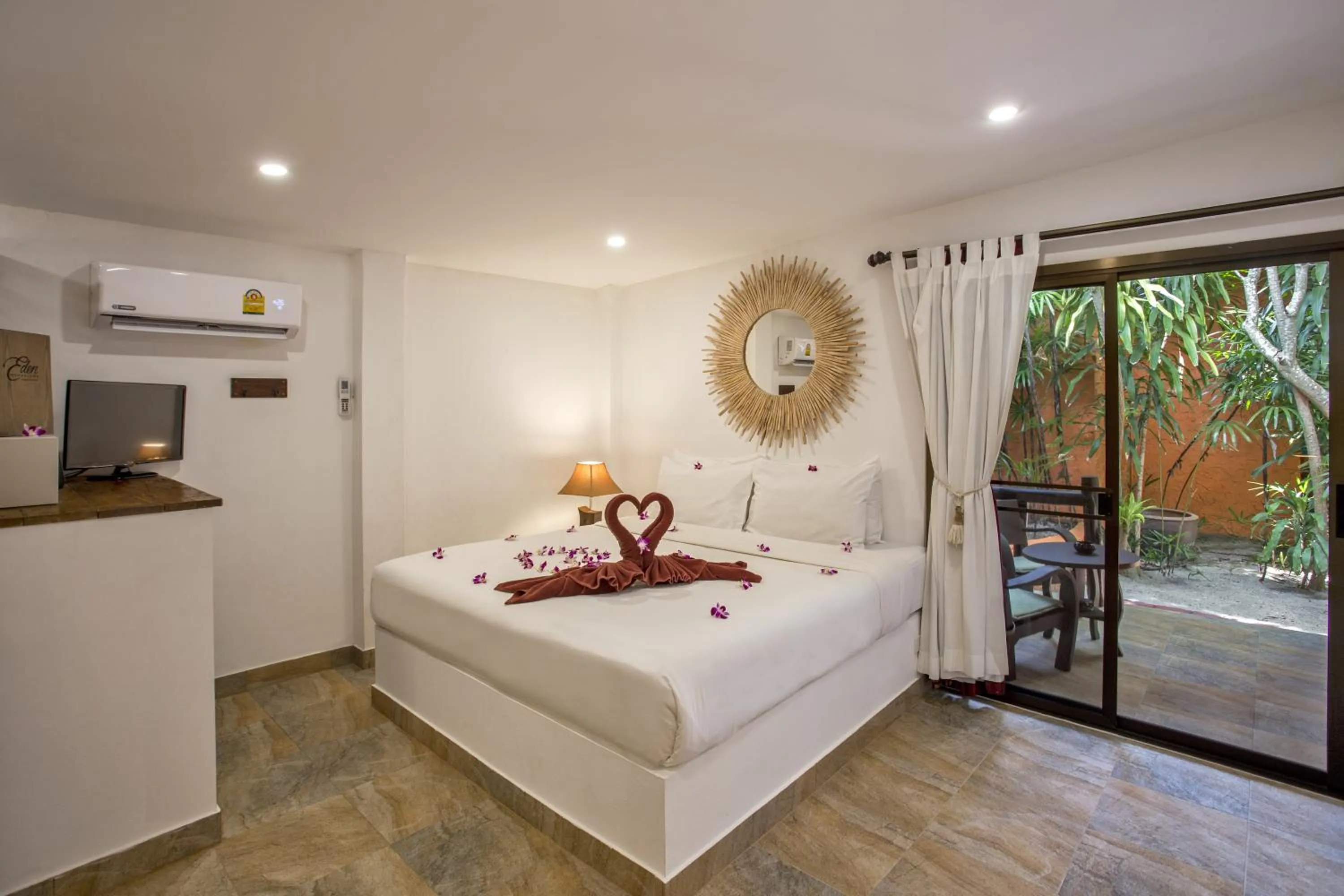 Bed in Eden Bungalows Fisherman's village