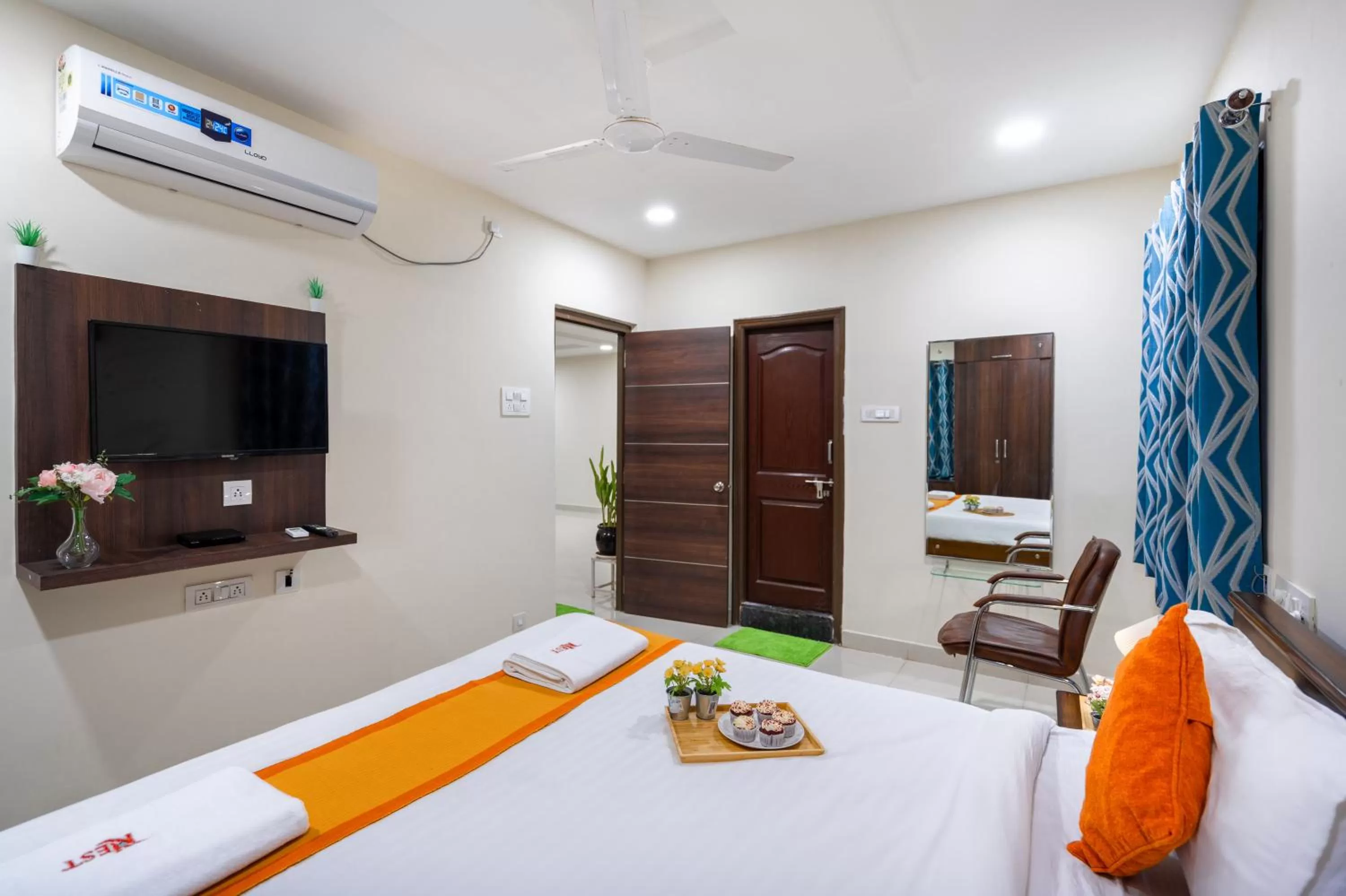 Bed in Hotel Voila Atnest Suites Kokapet, Business Hotel