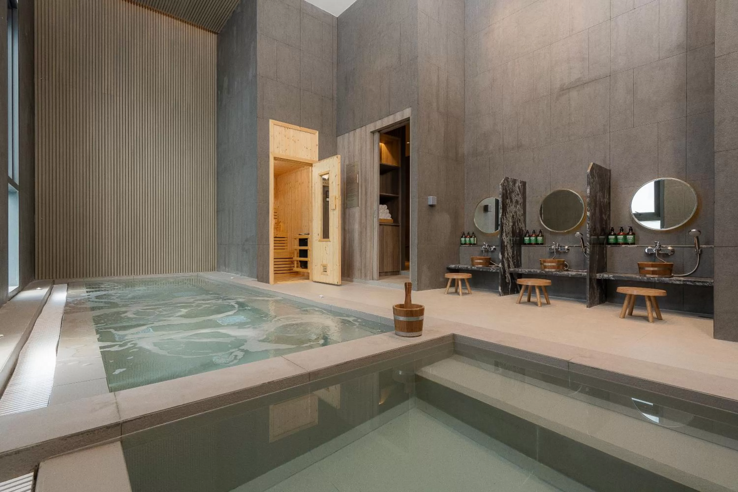 Hot Tub in Staybridge Suites Bangkok Sukhumvit by IHG