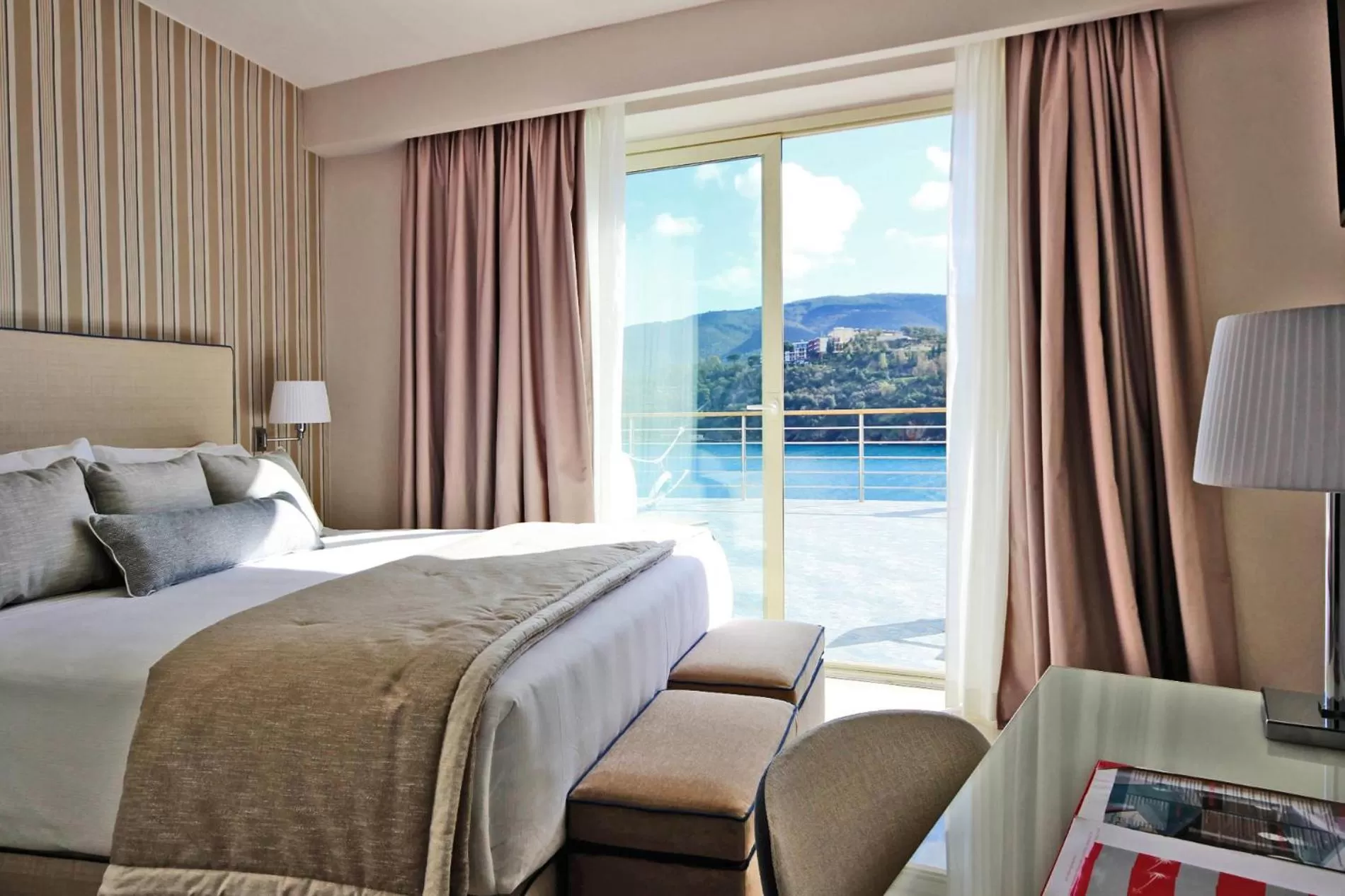 Photo of the whole room, Bed in Hotel Plaza