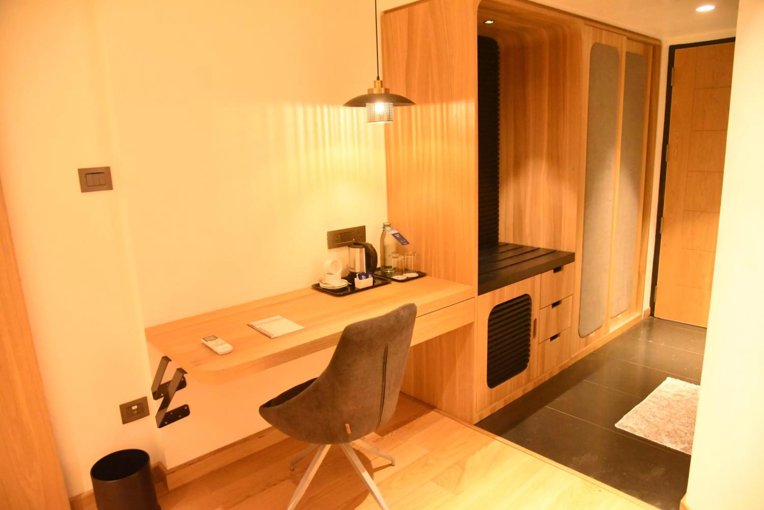 wardrobe in Manuelsons Malabar Palace