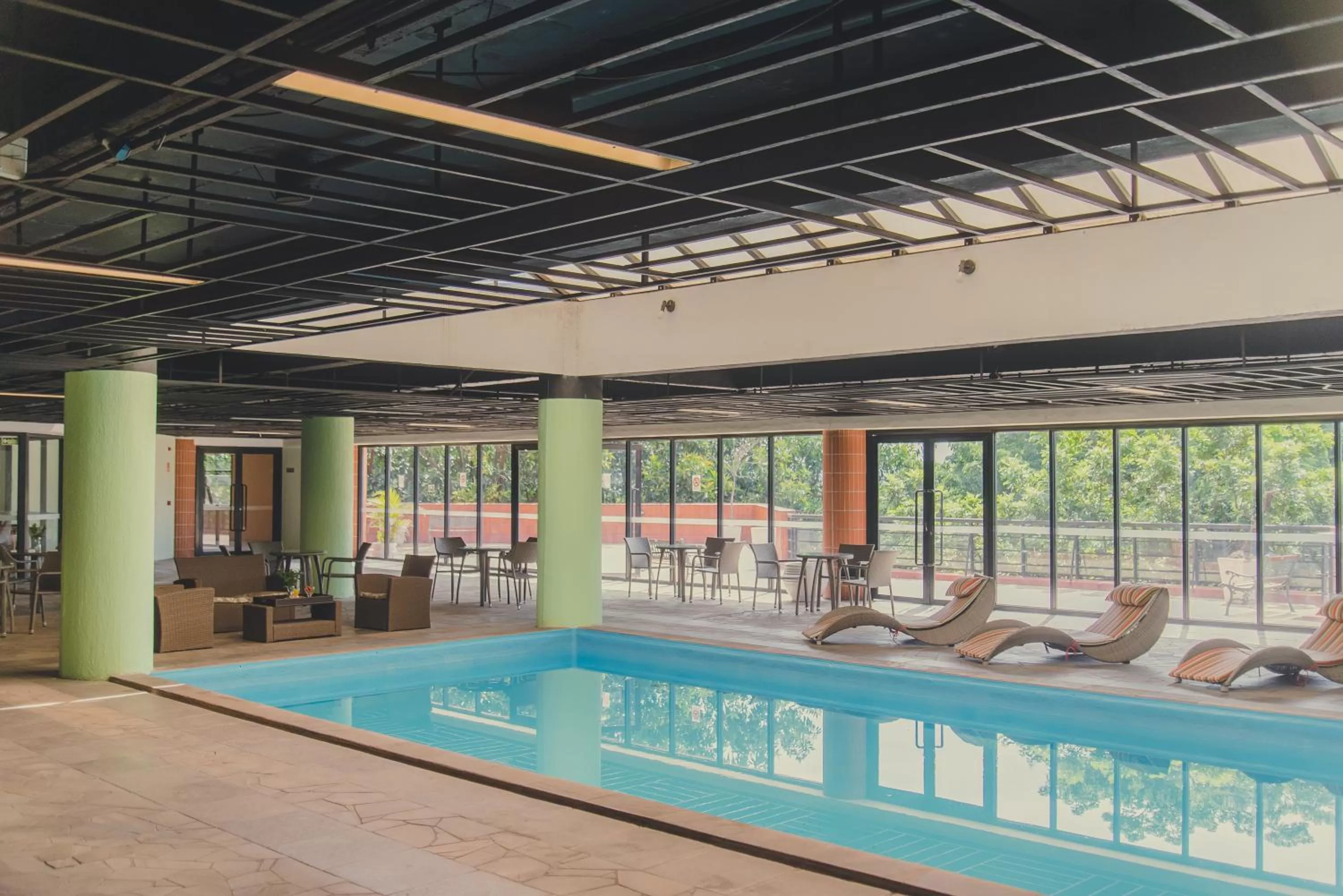 Swimming pool in Swan Novo Hamburgo