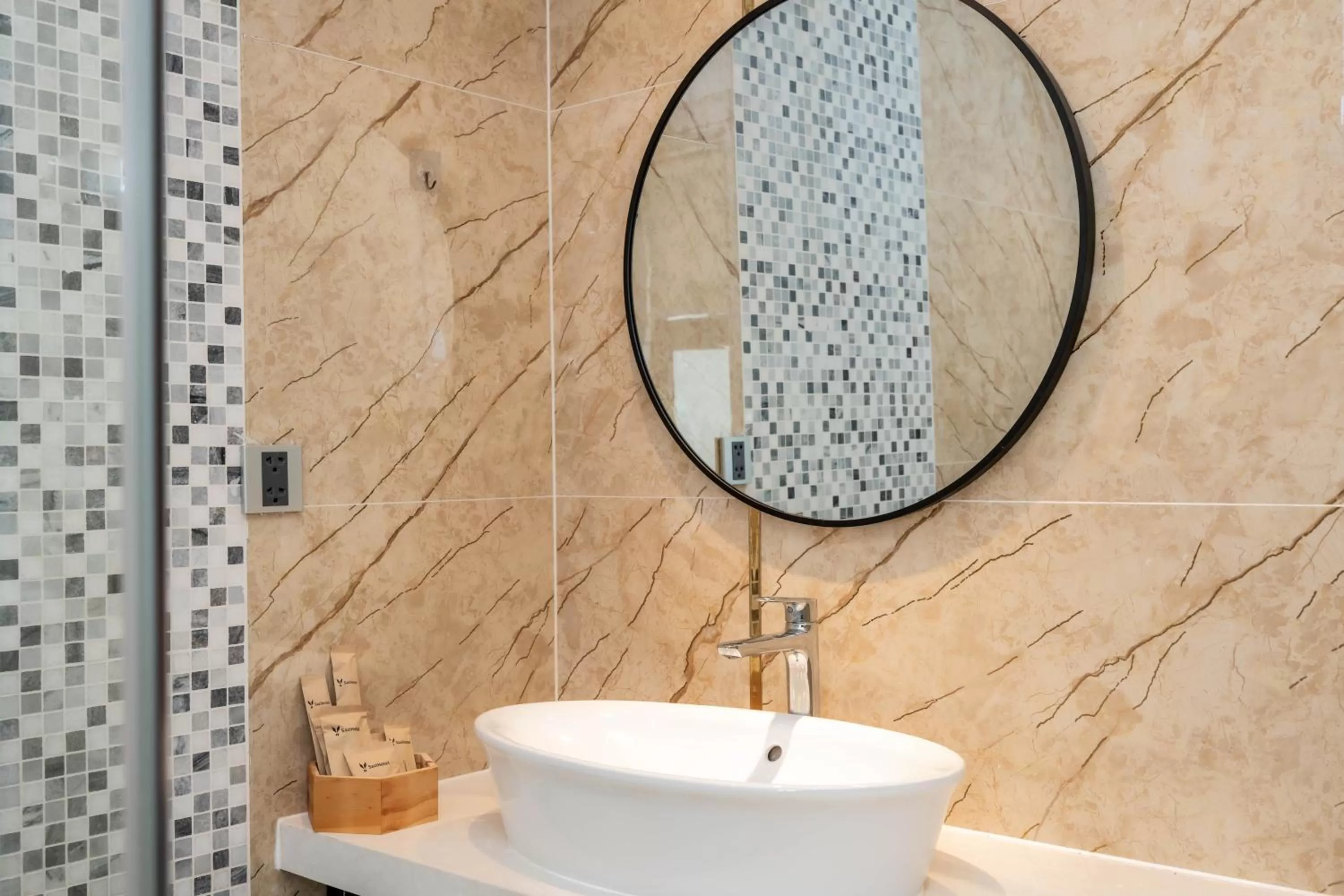 Bathroom in SAZI HOTEL - BÙI THỊ XUÂN