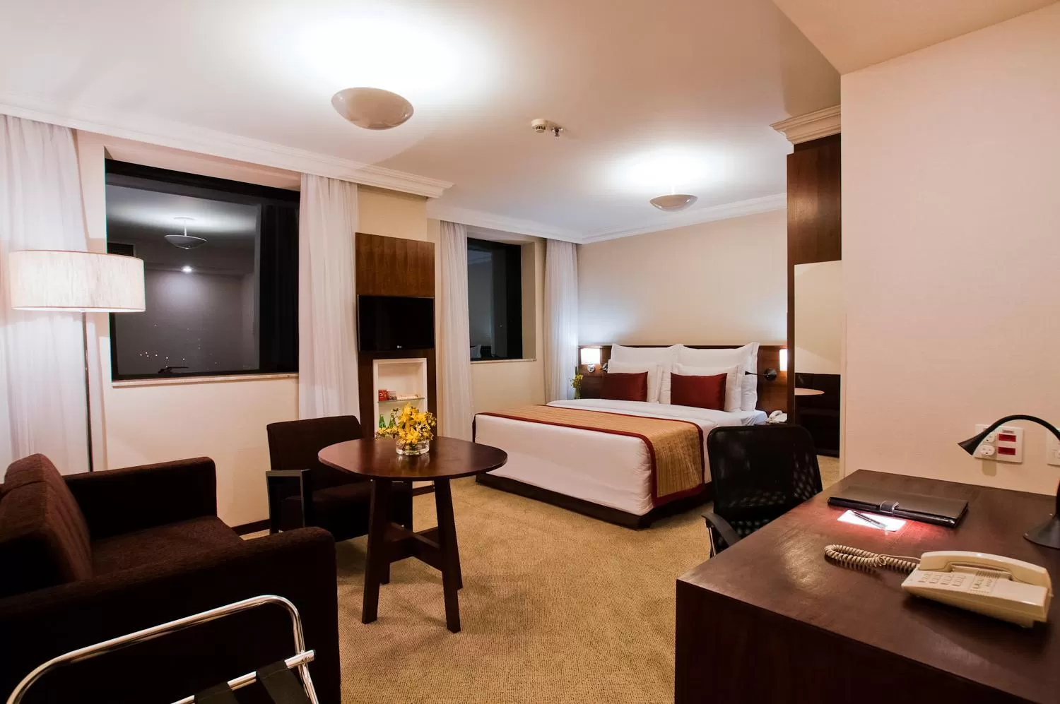 Bedroom, Bed in Blue Tree Premium Faria Lima