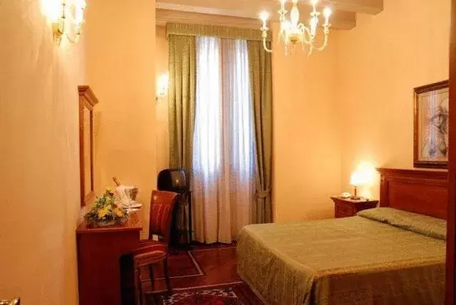 Double or Twin Room - single occupancy in Hotel Aldo Moro Double or Twin Room - single occupancy in Hotel Aldo Moro
