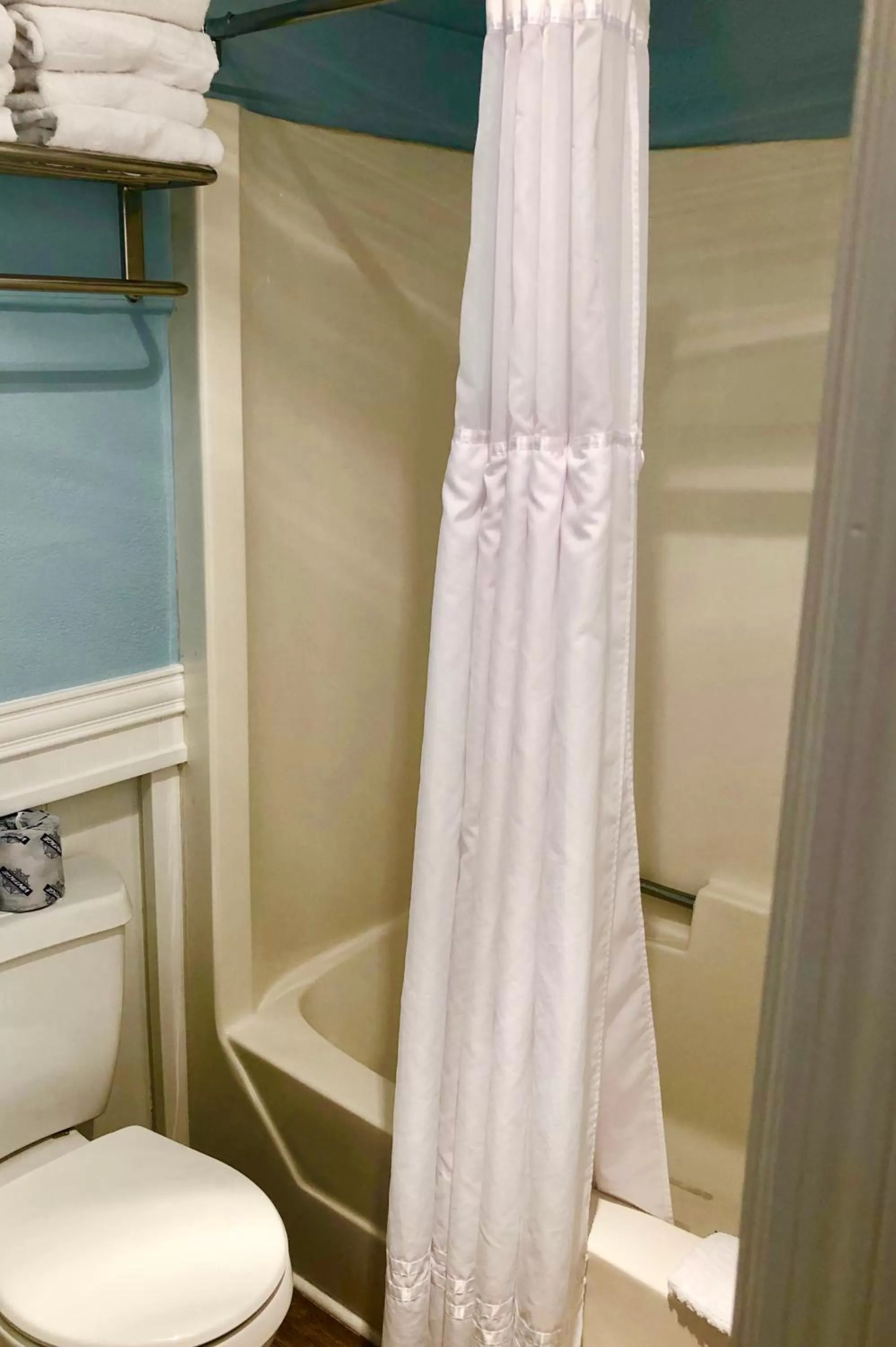 Bathroom in Atlantic View Hotel