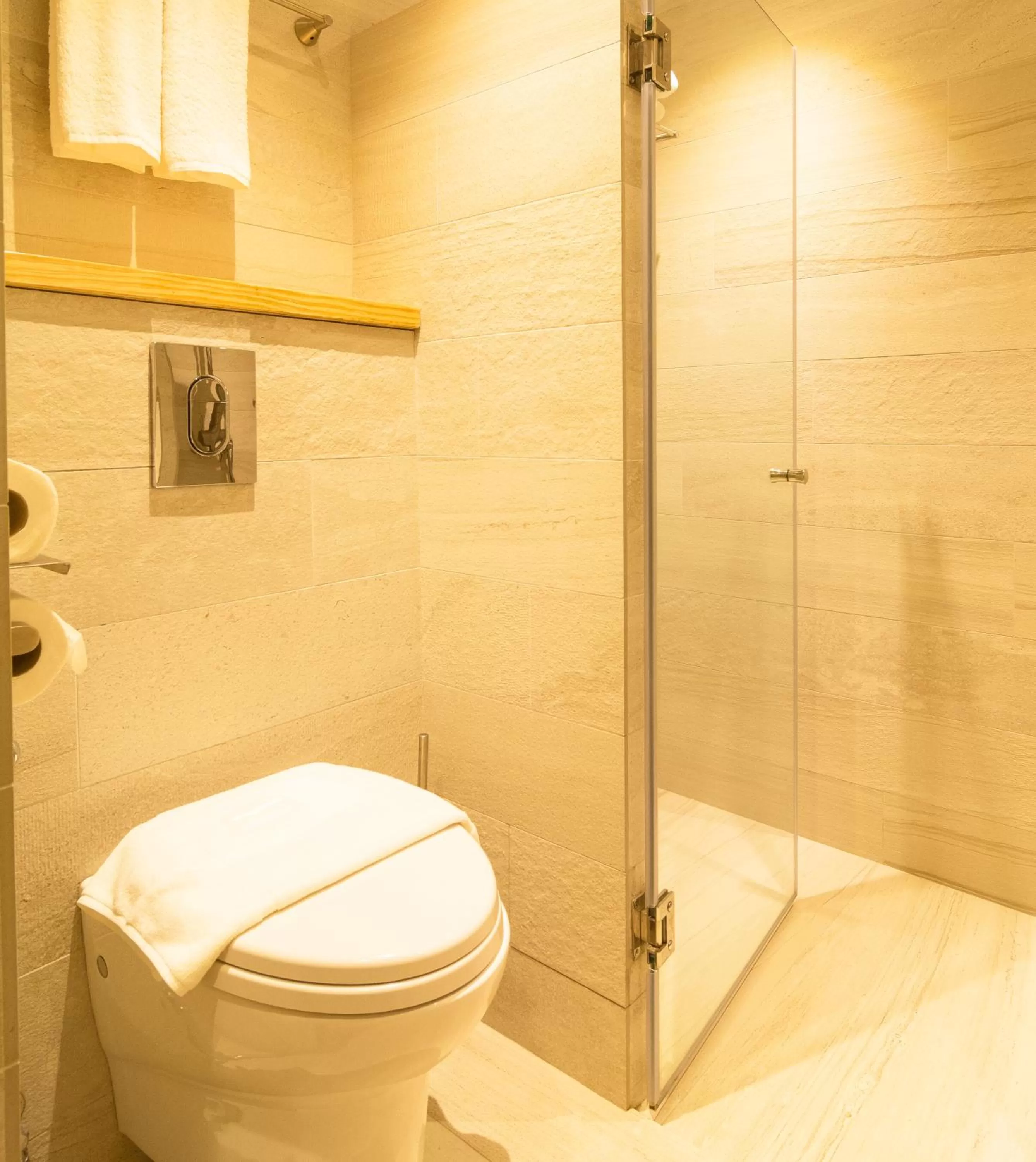 Bathroom in Cuna Hotel