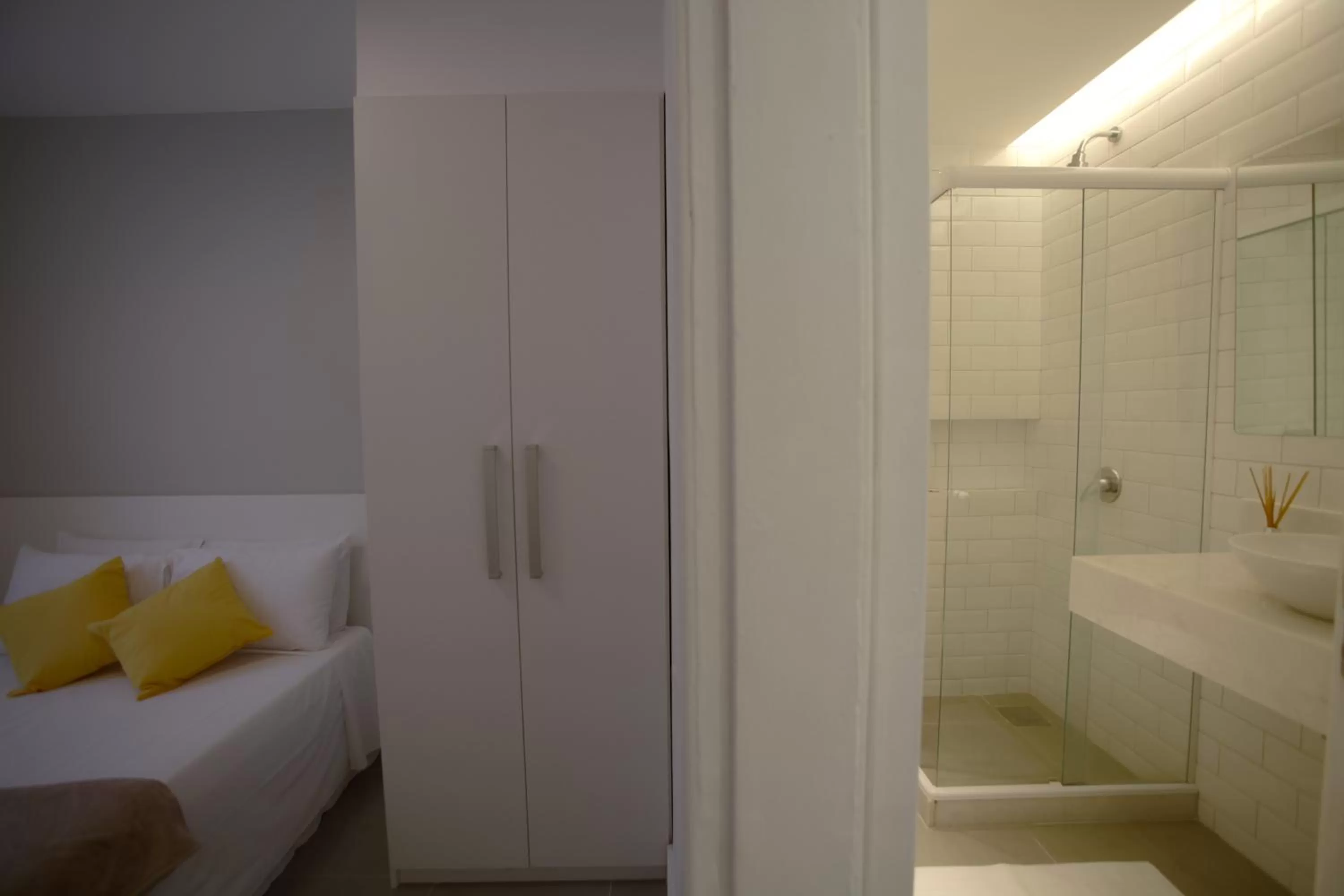 Bathroom, Bed in New Sugar Loft Apartments