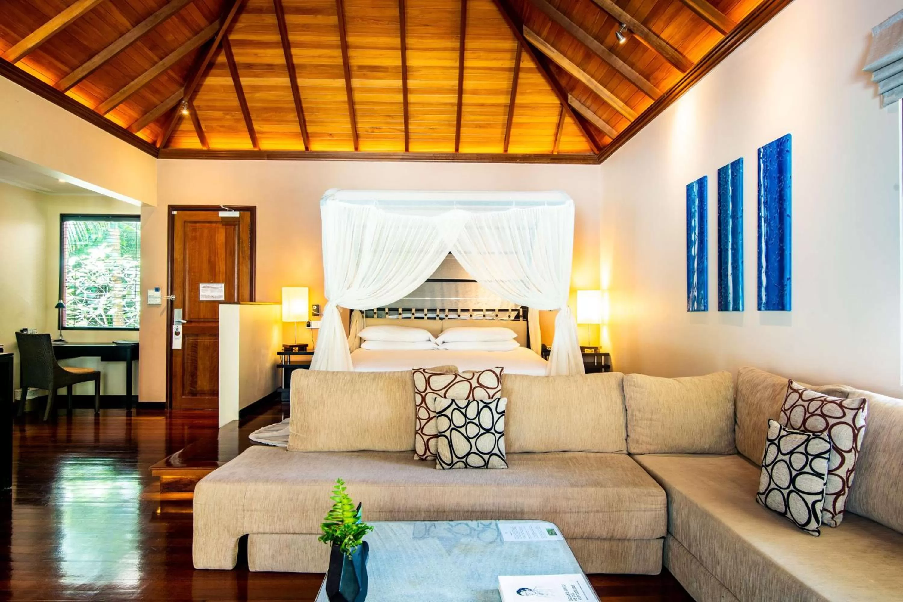 Living room in Hilton Seychelles Labriz Resort & Spa