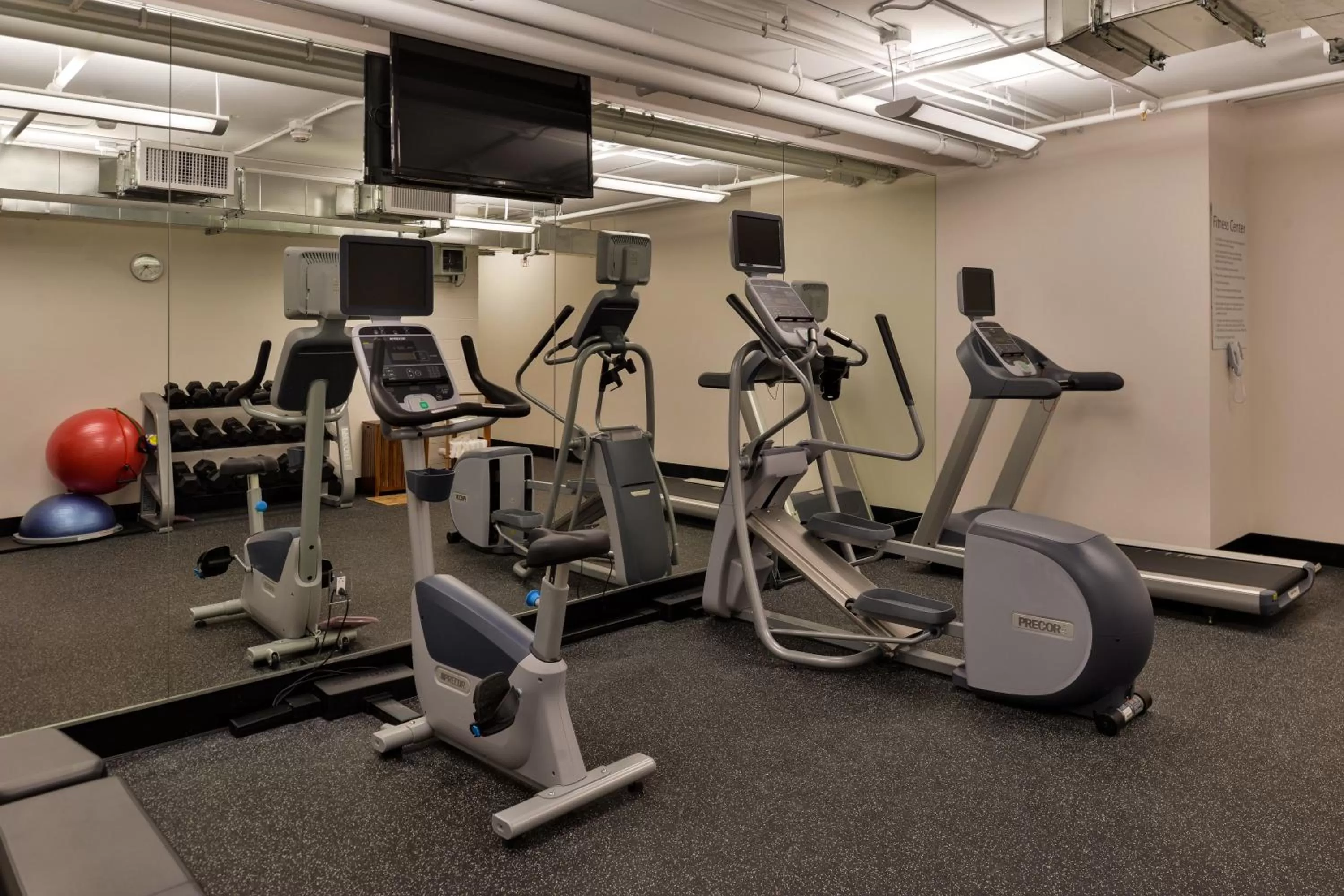 Fitness centre/facilities in Holiday Inn Express & Suites San Diego - Mission Valley by IHG