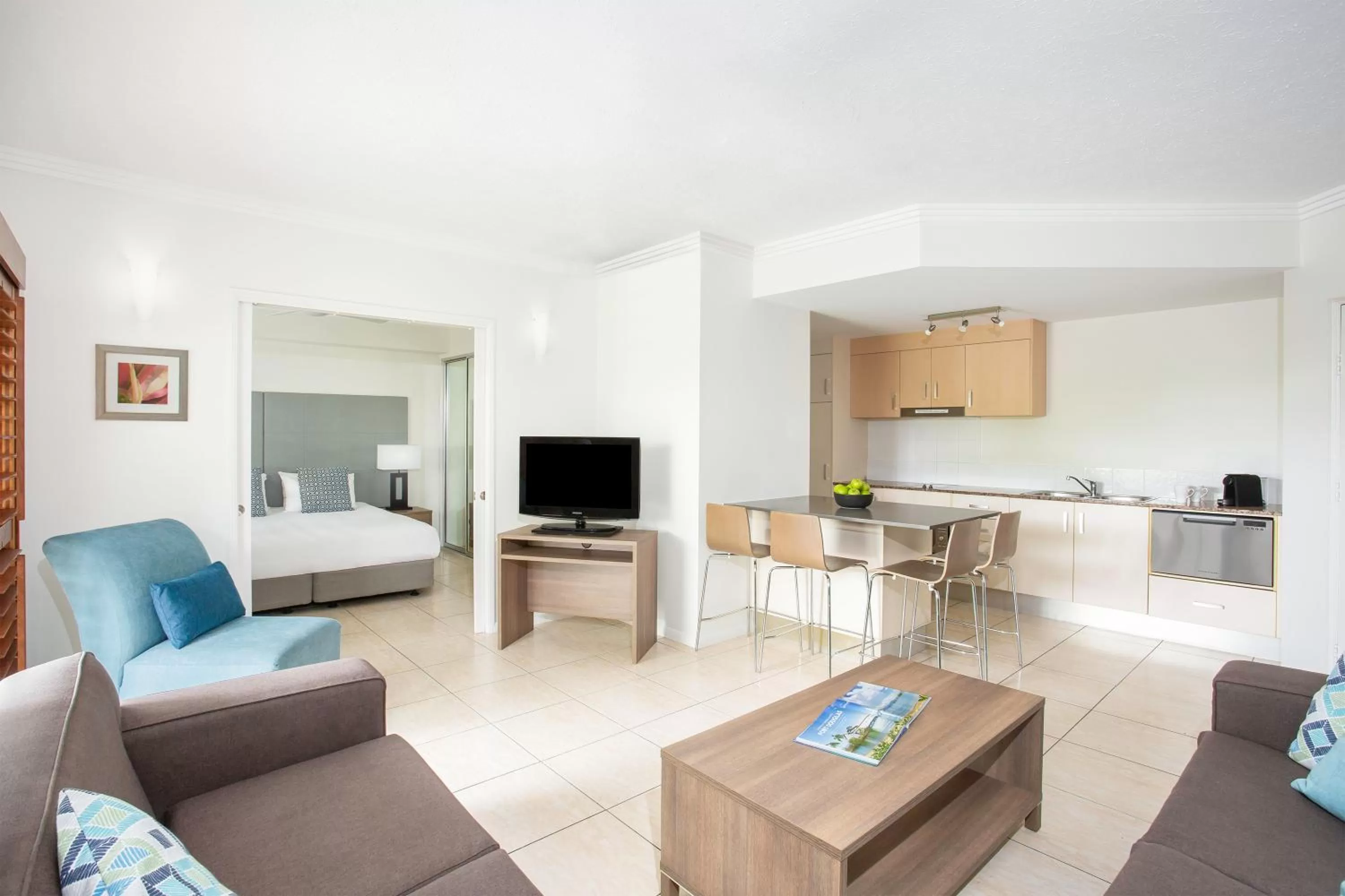 Kitchen or kitchenette in Mantra Aqueous on Port