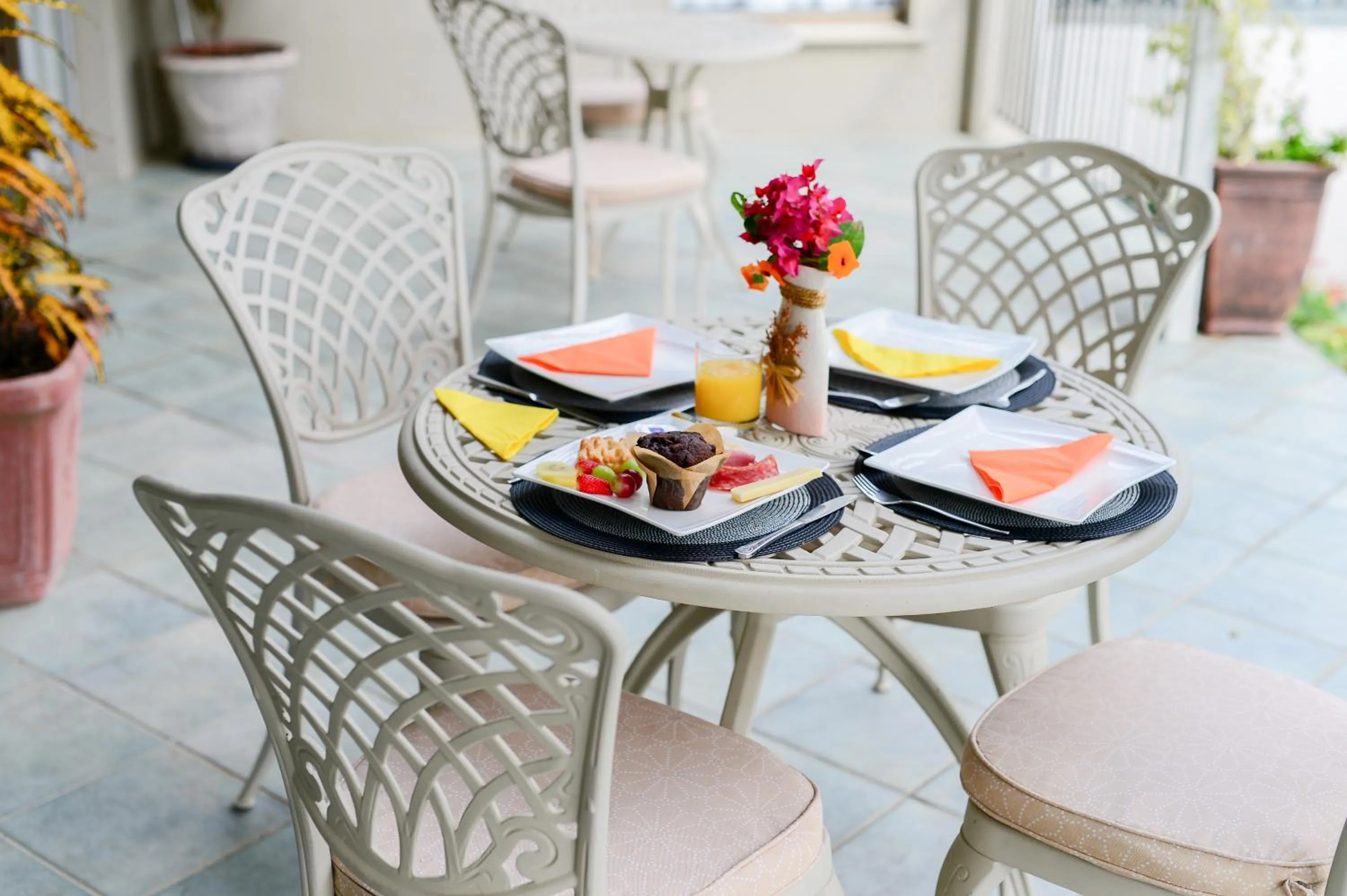 Breakfast in De Wingerd Wijnland Lodge