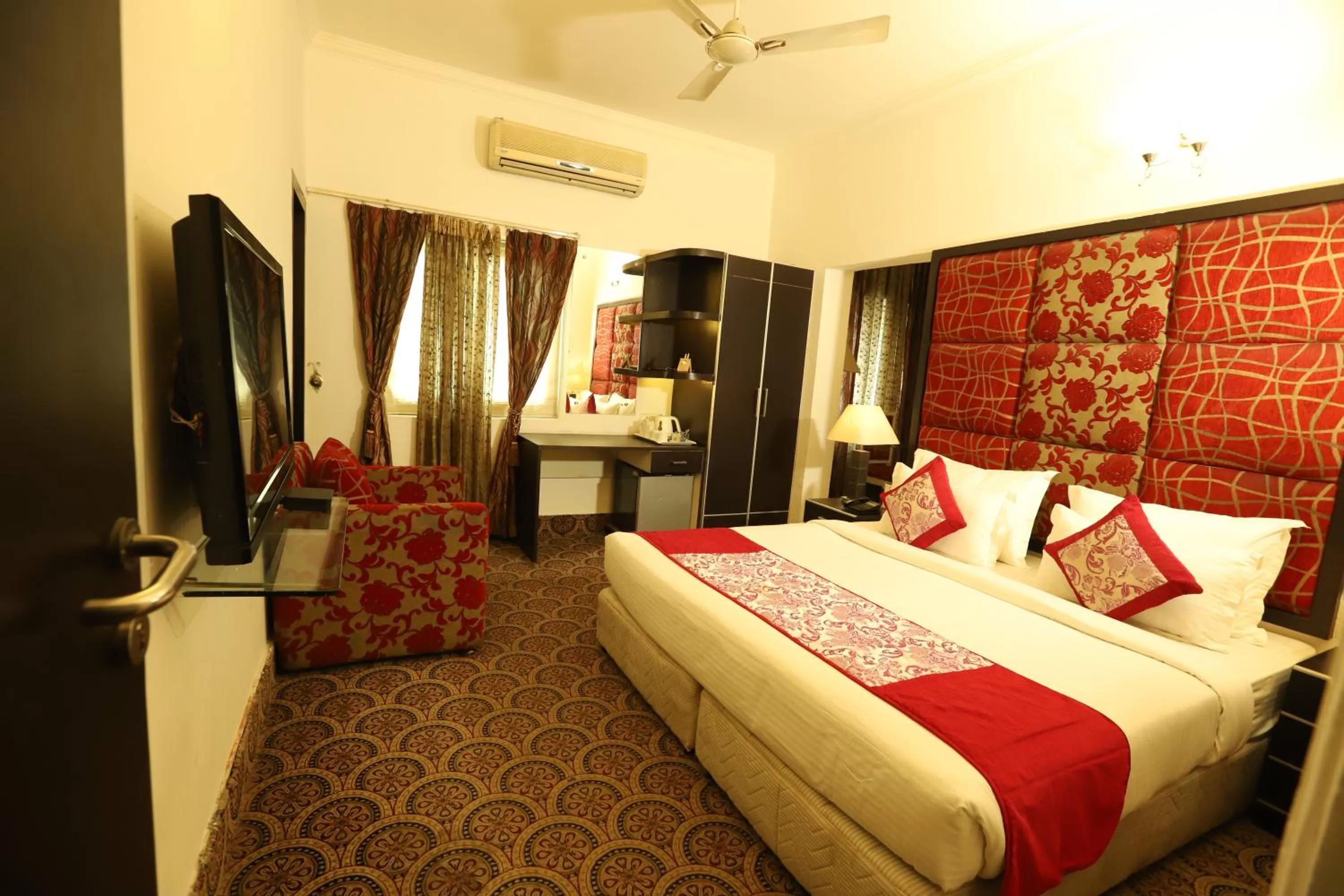 Hotel Capitol Hills - Greater Kailash Delhi