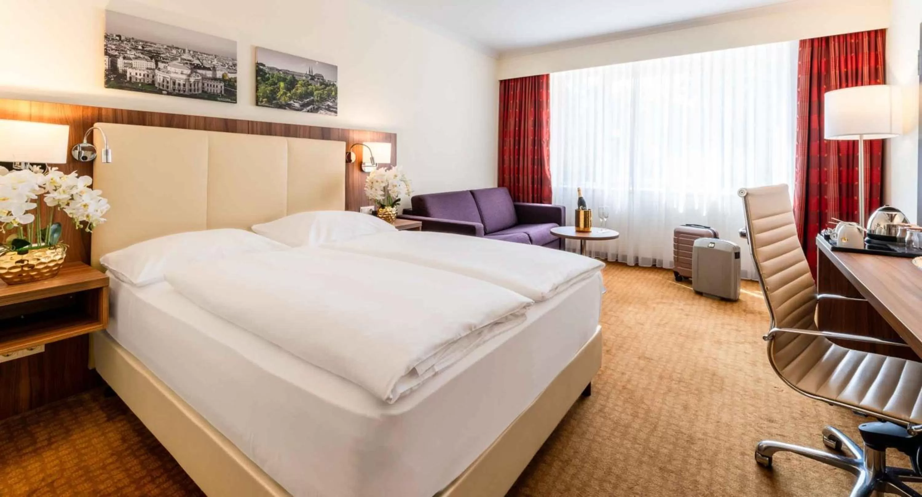 Photo of the whole room, Bed in PLAZA Premium Wien