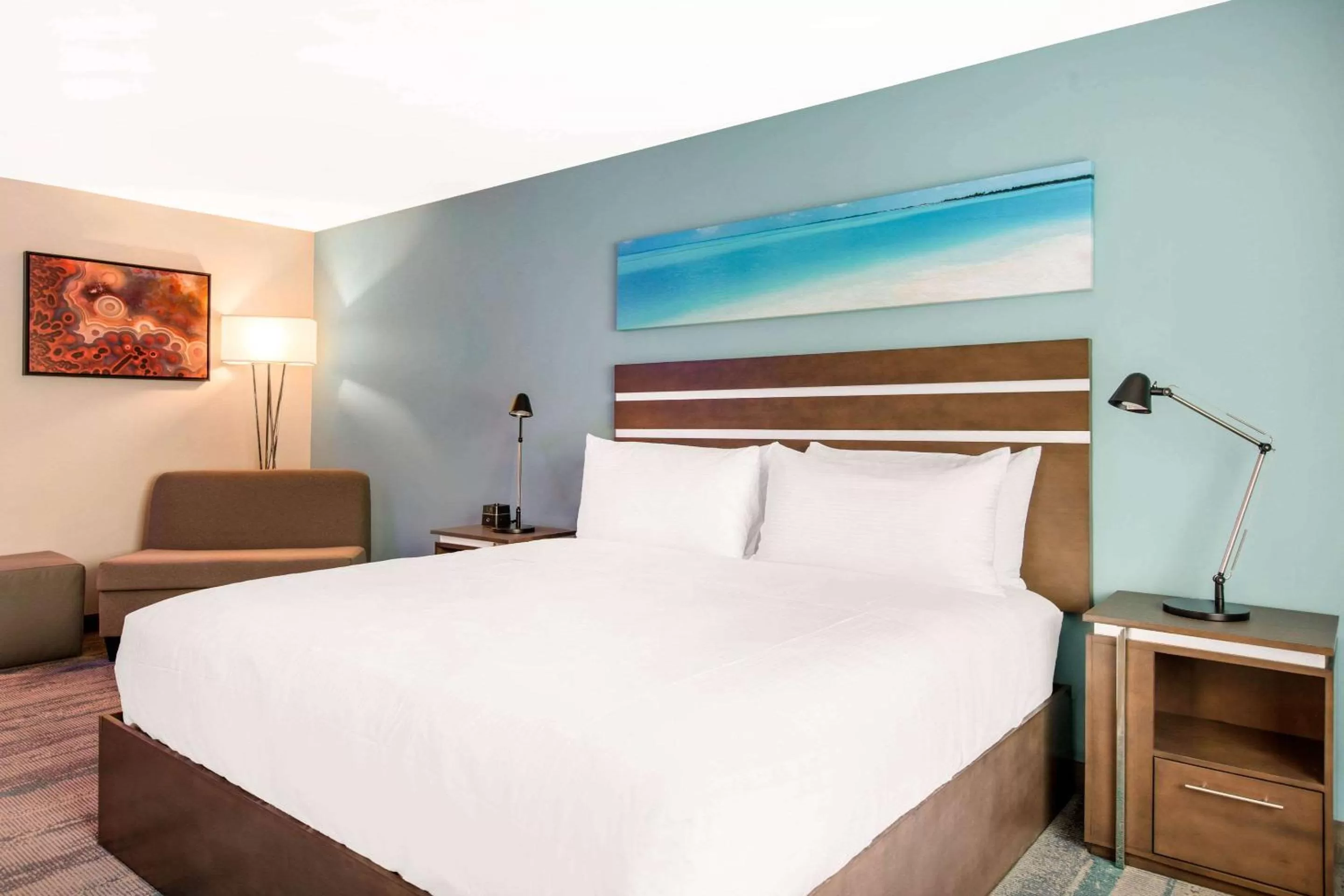 Standard Room, 1 King Bed, Non-Smoking in The Cove Hotel