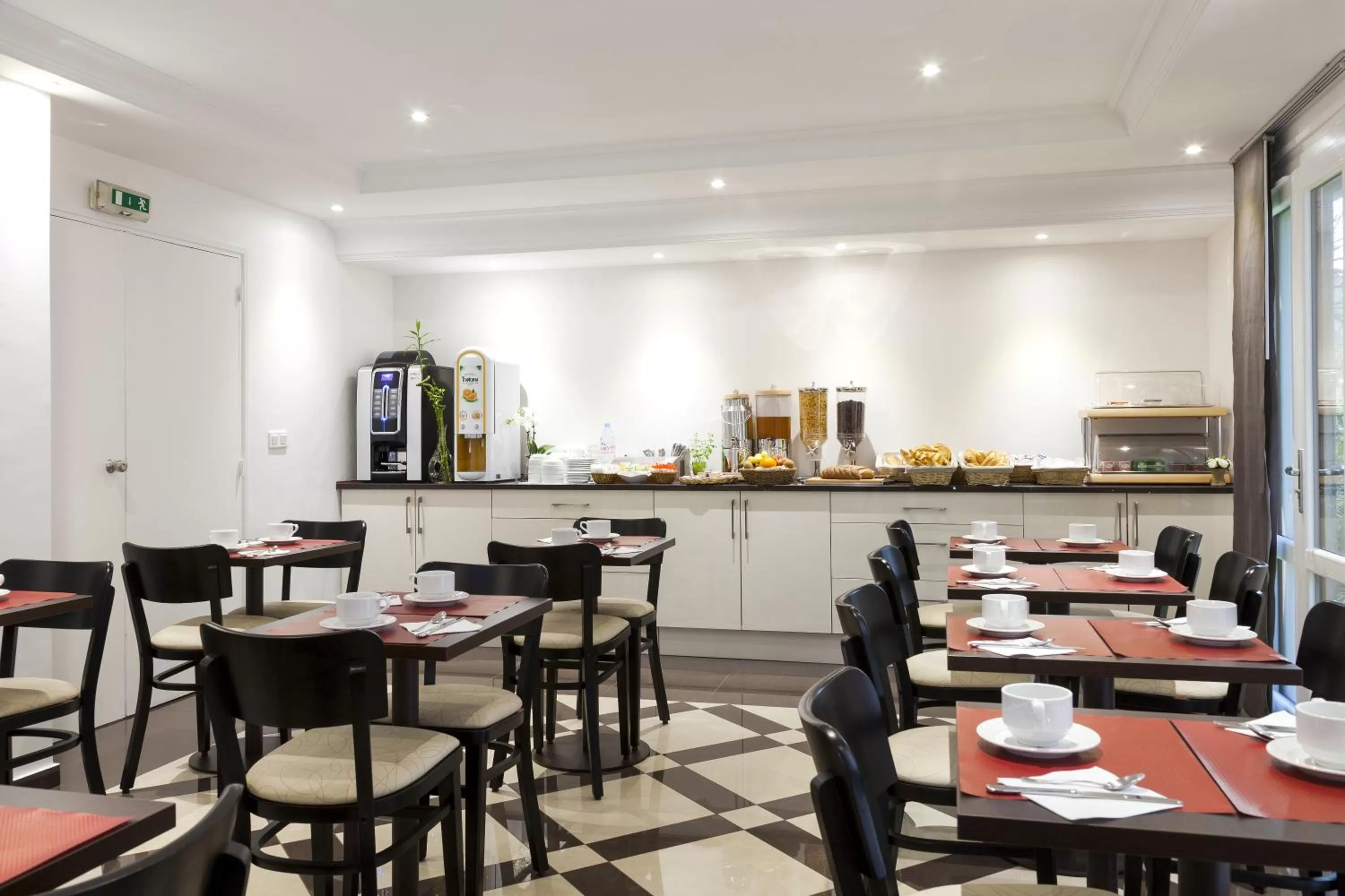 Restaurant/places to eat in The Originals City, Hôtel Paris Sud, Orly-Draveil