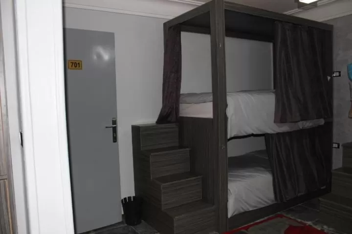 Bunk Bed in Hostel Sunset Down town