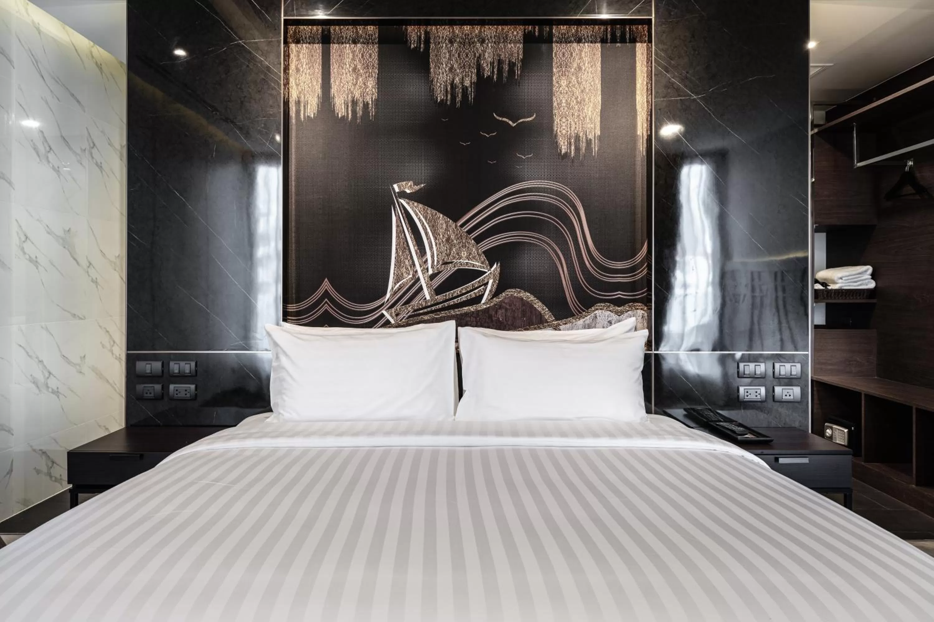 Bedroom, Bed in VIX Bangkok at Victory Monument