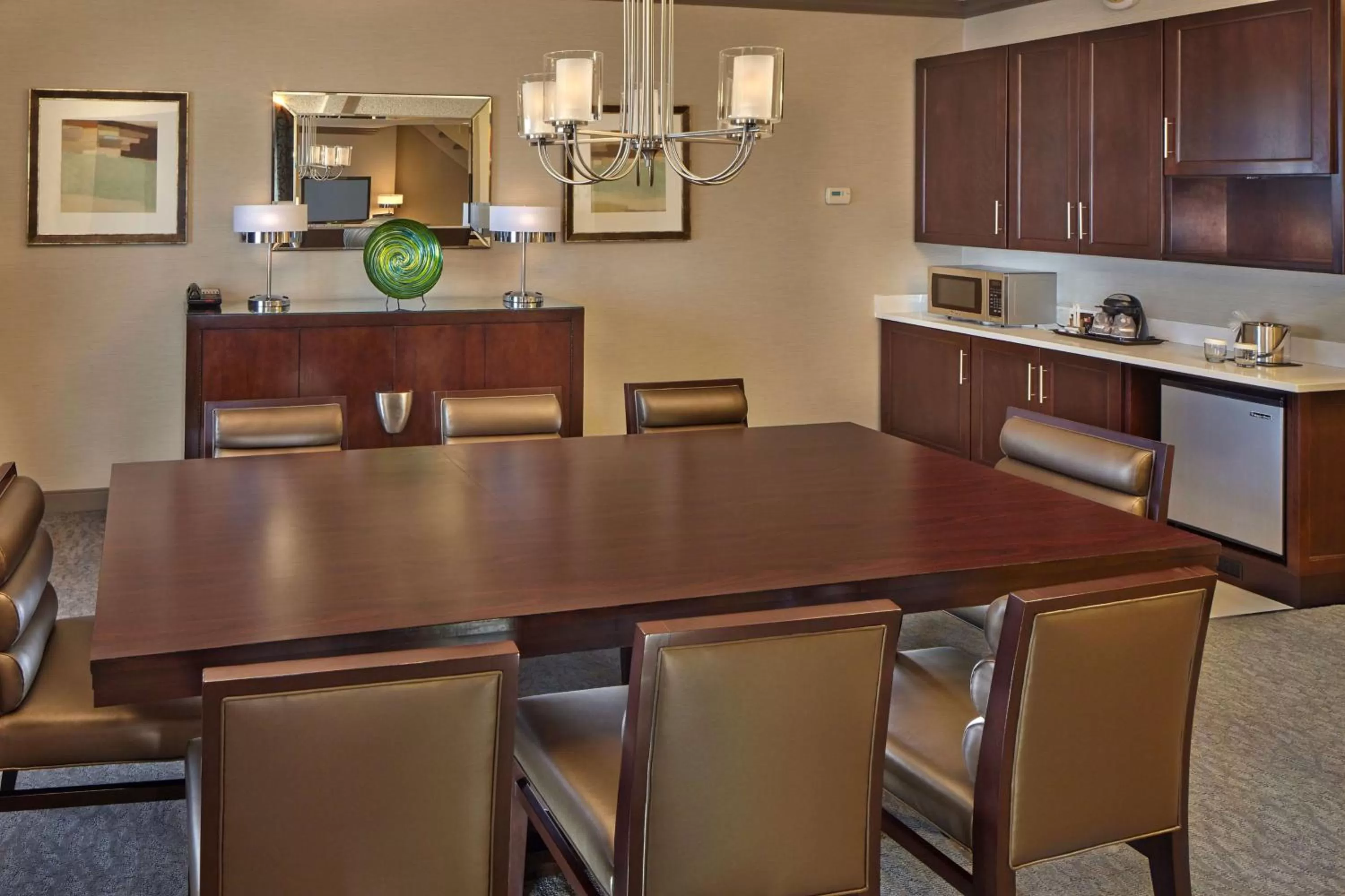 Kitchen or kitchenette in DoubleTree by Hilton Little Rock