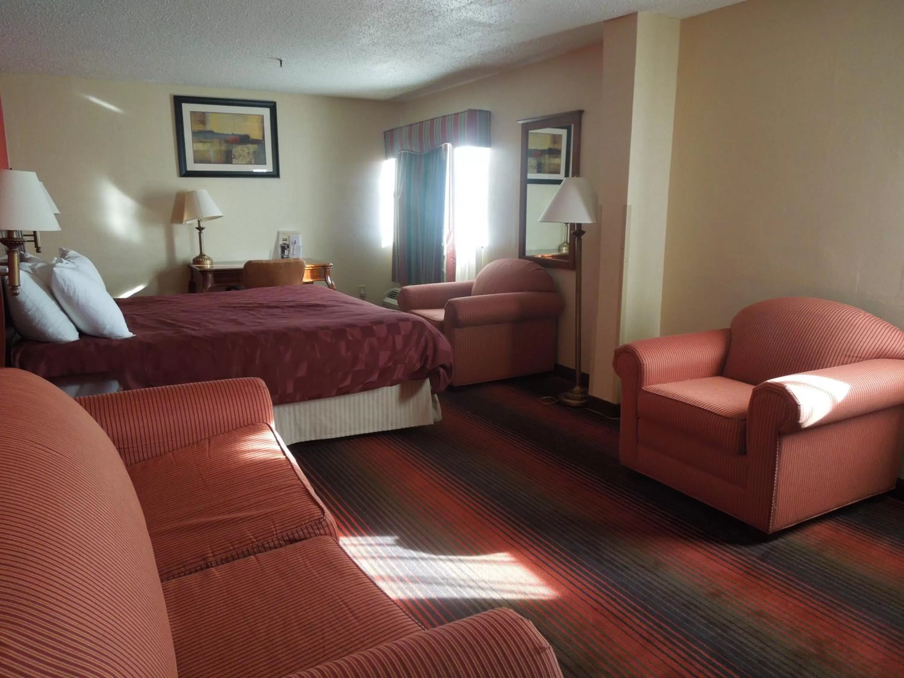 Photo of the whole room, Bed in Ramada by Wyndham East Orange