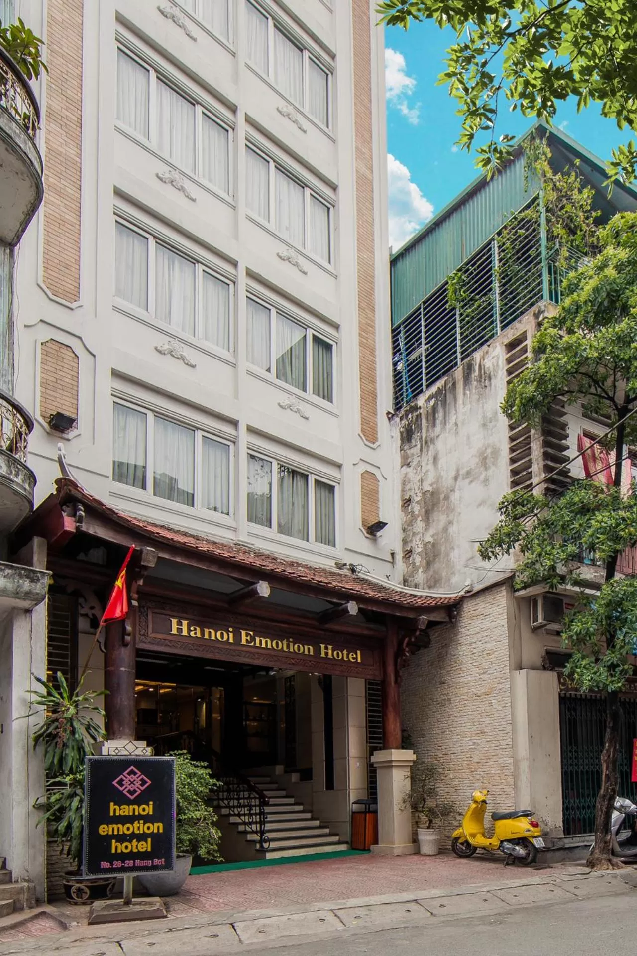 Facade/entrance in Hanoi Emotion Hotel