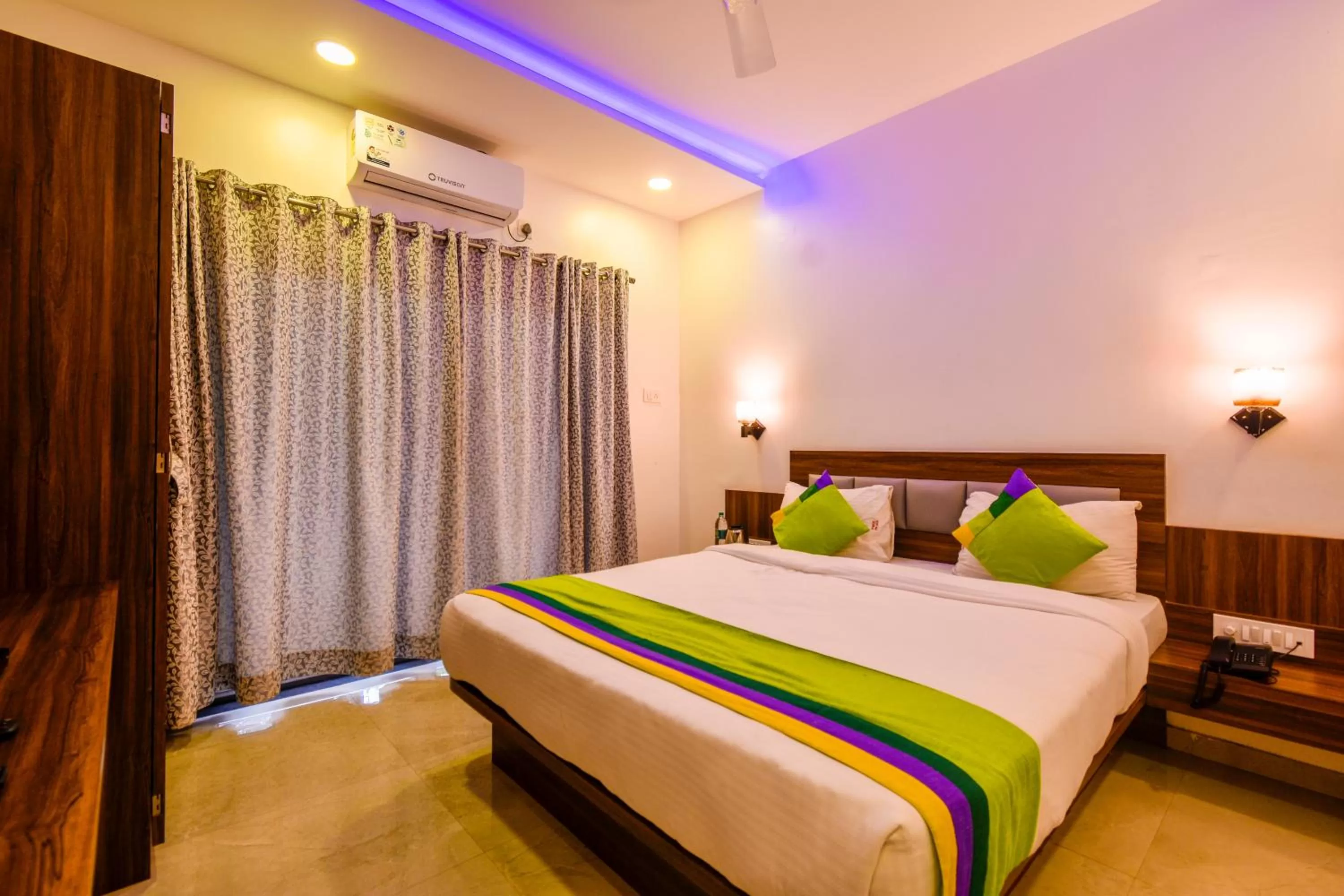 Bedroom, Bed in Treebo Prince Palace