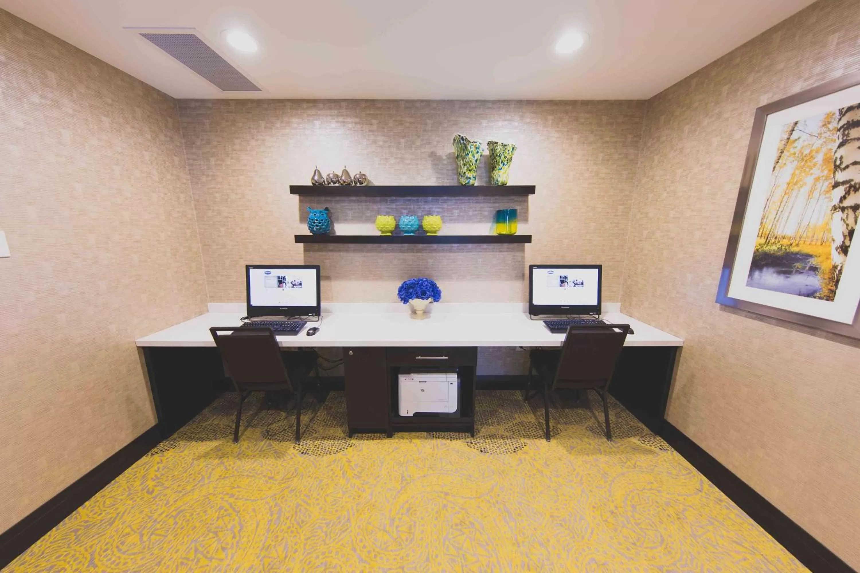 Business facilities in Hampton Inn & Suites by Hilton Bolton