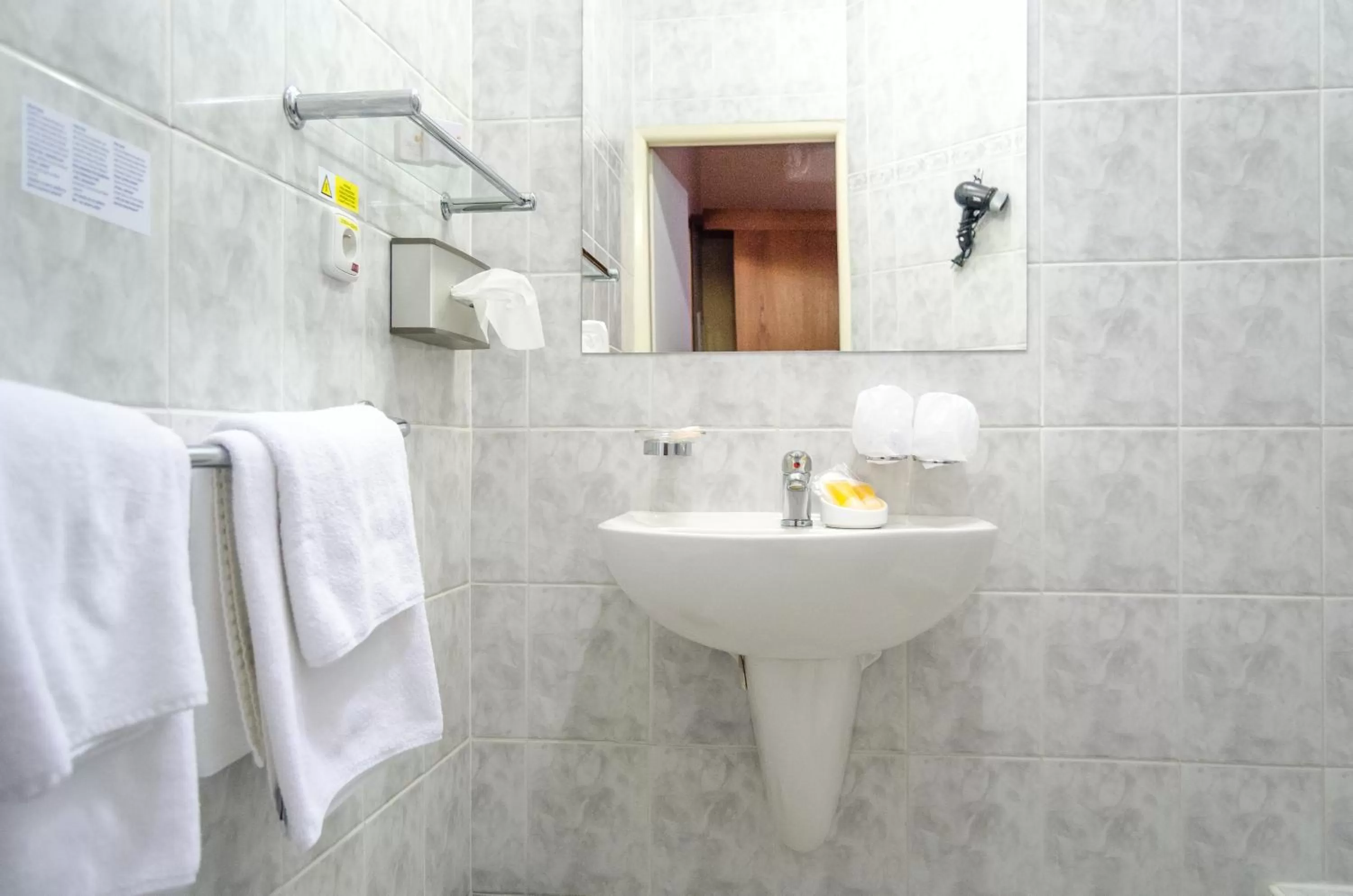 Bathroom in Hotel West