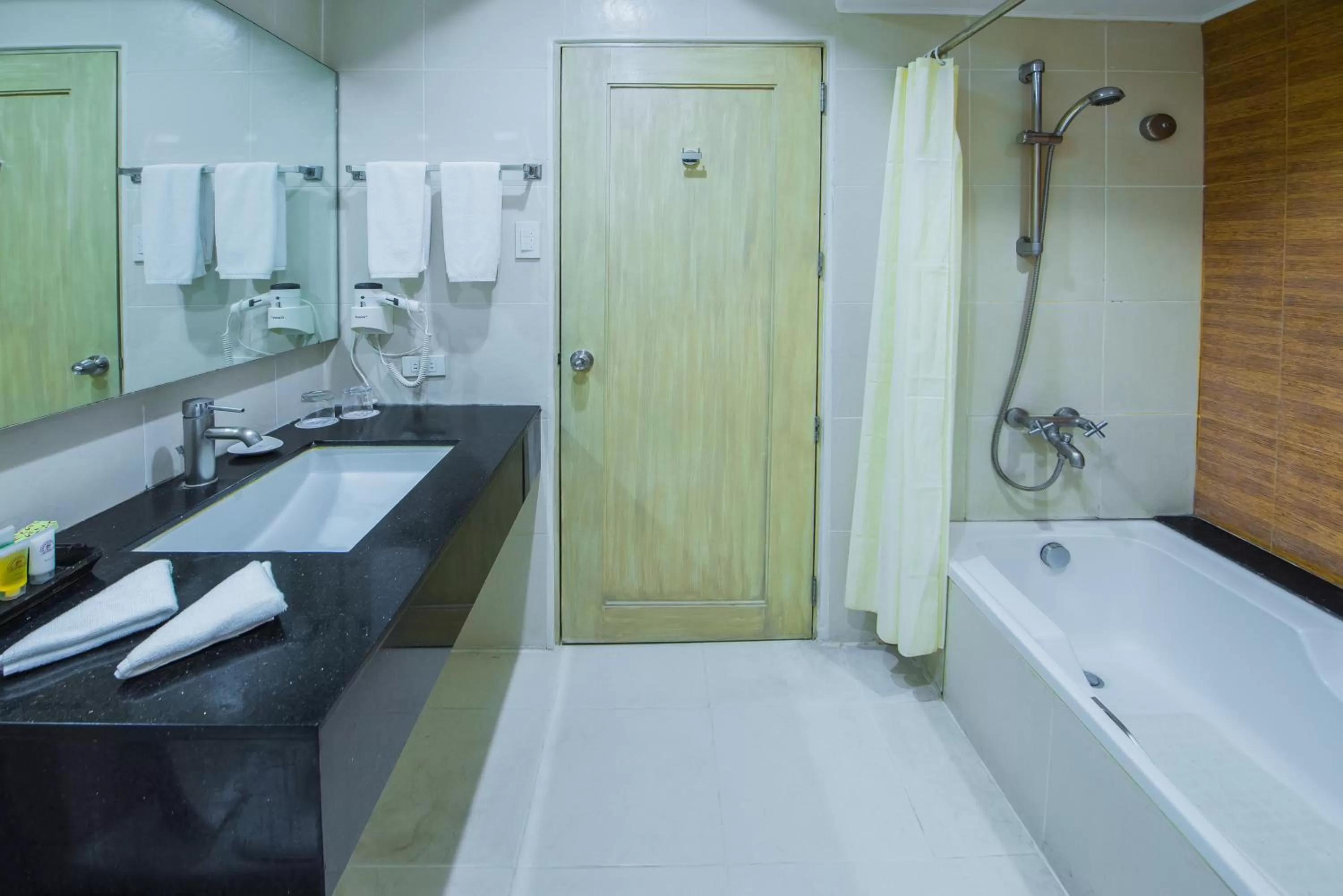 Super Deluxe Double Room in L'Fisher Hotel Bacolod