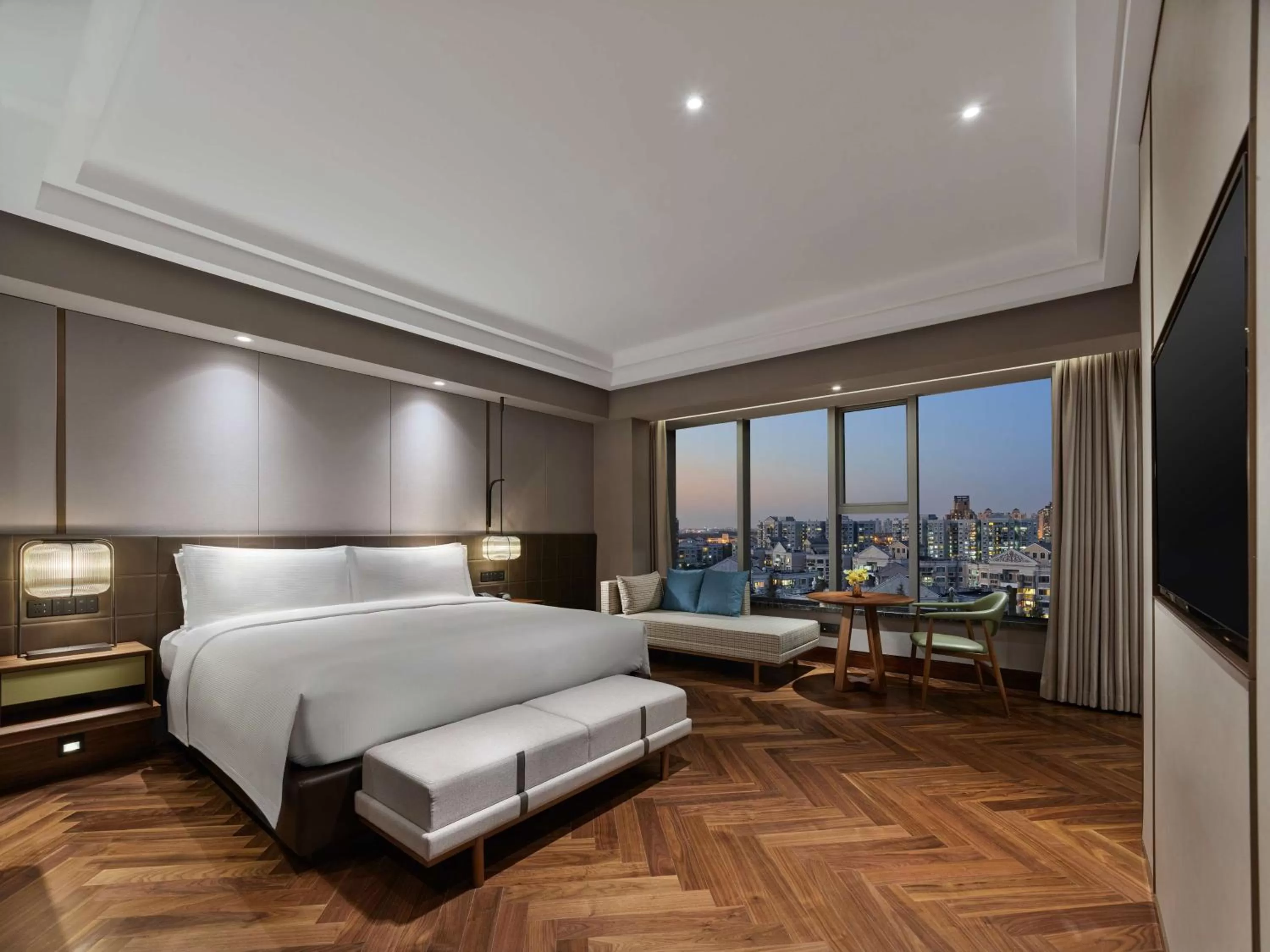 Bedroom, Bed in Hilton Shanghai Hongqiao