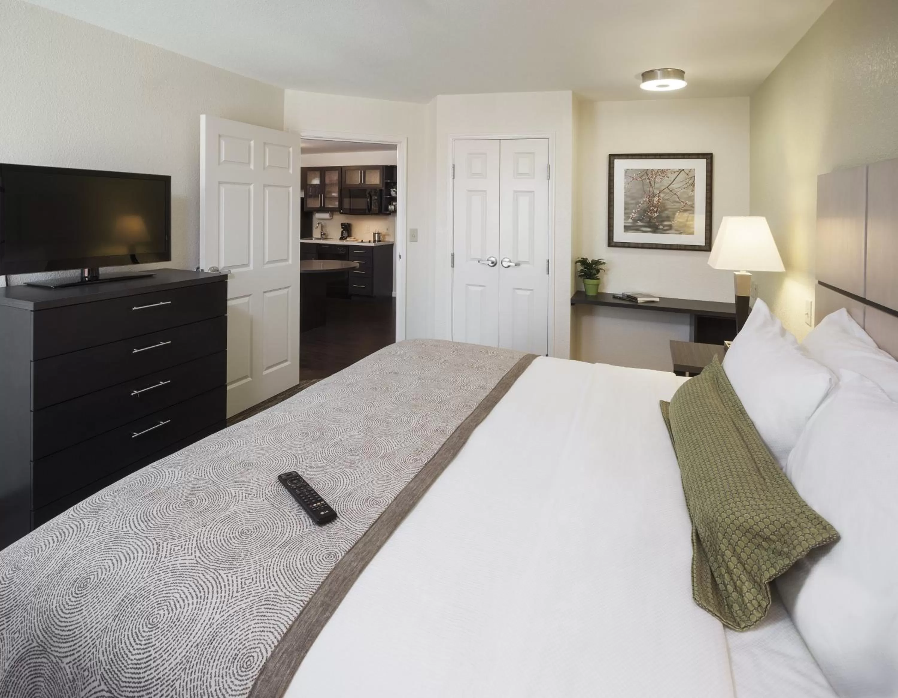 Photo of the whole room, Bed in Candlewood Suites - Nashville - Franklin by IHG
