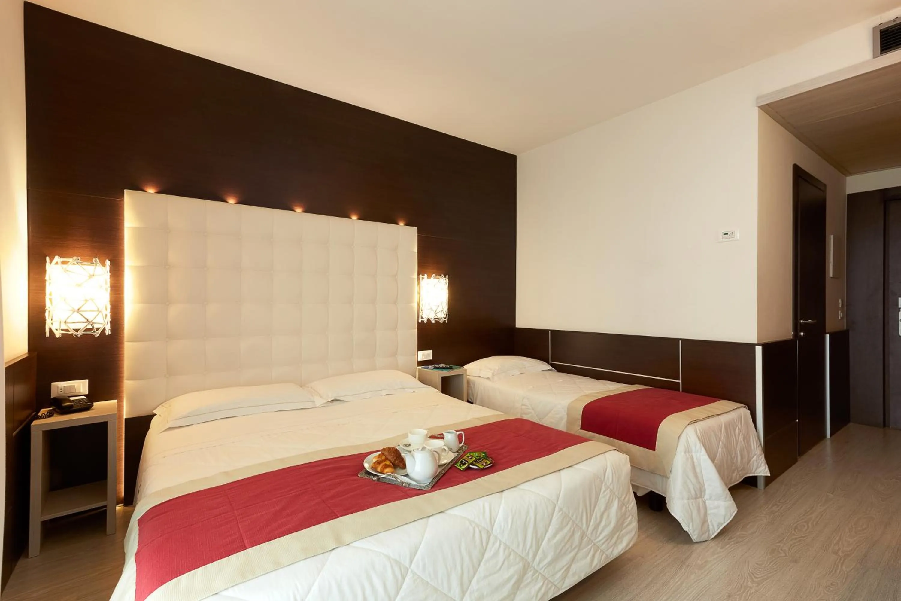 Bed in Hotel Victoria