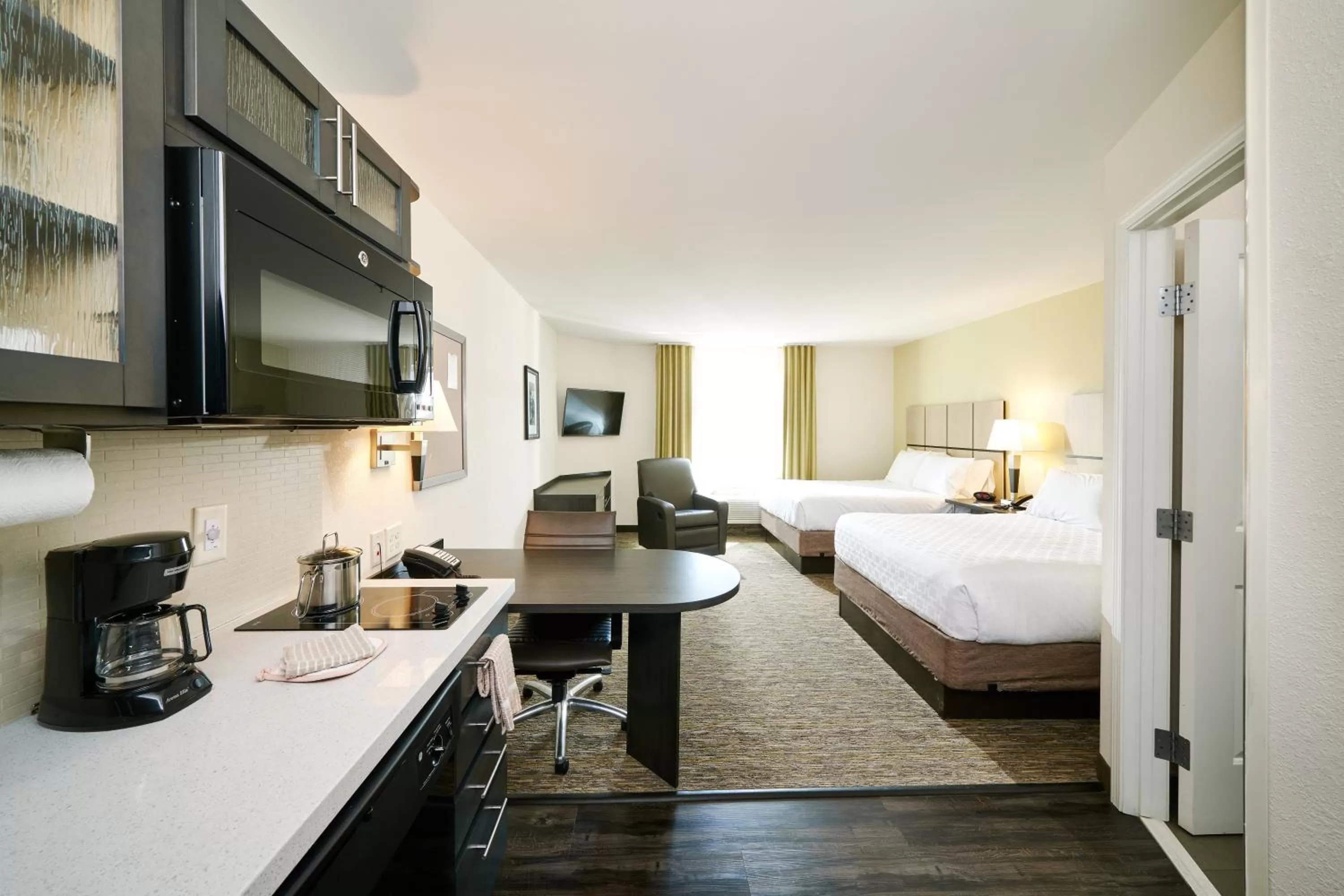 Photo of the whole room, Bed in Candlewood Suites Santa Maria by IHG