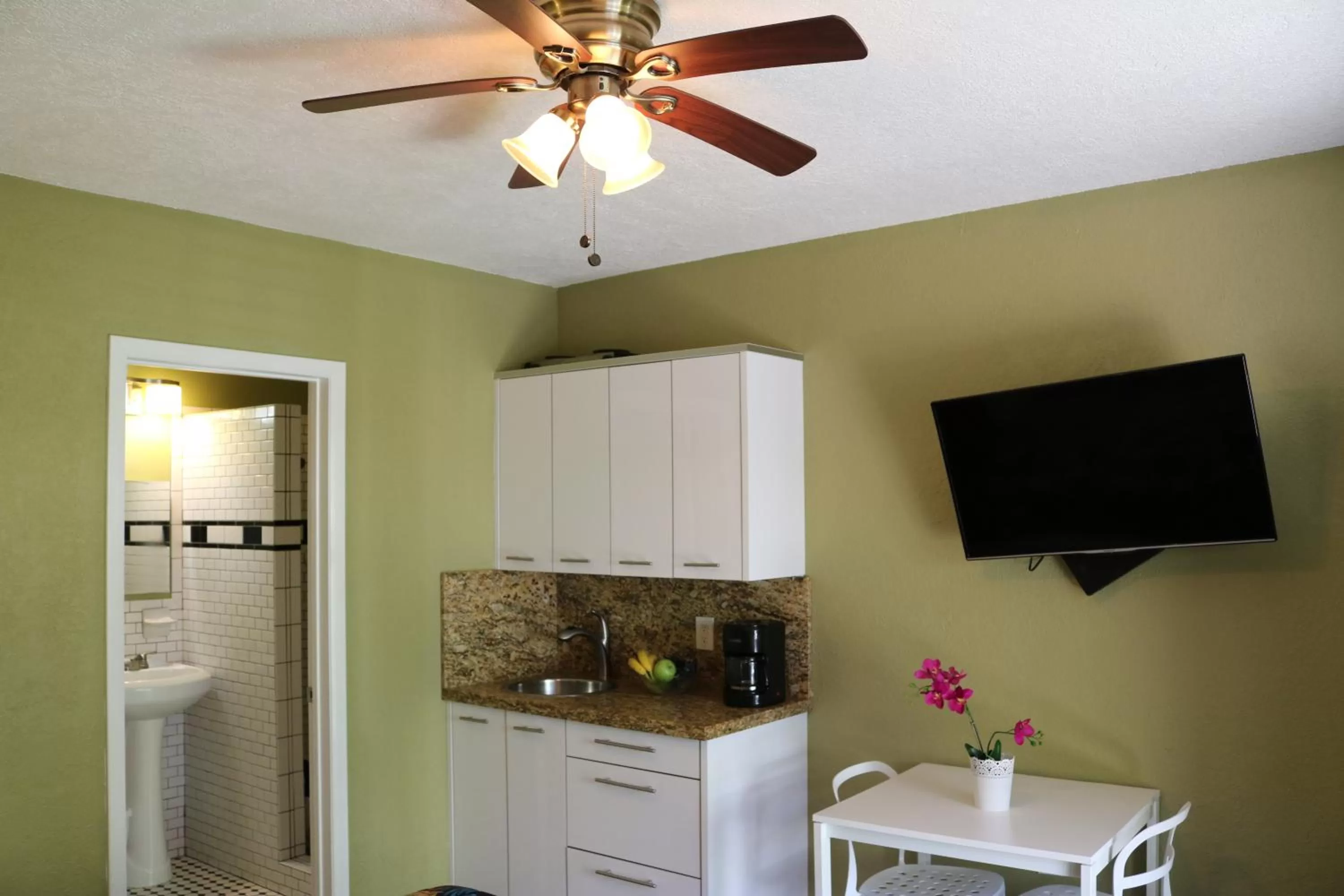 Dining area in Ocean Drive Villas