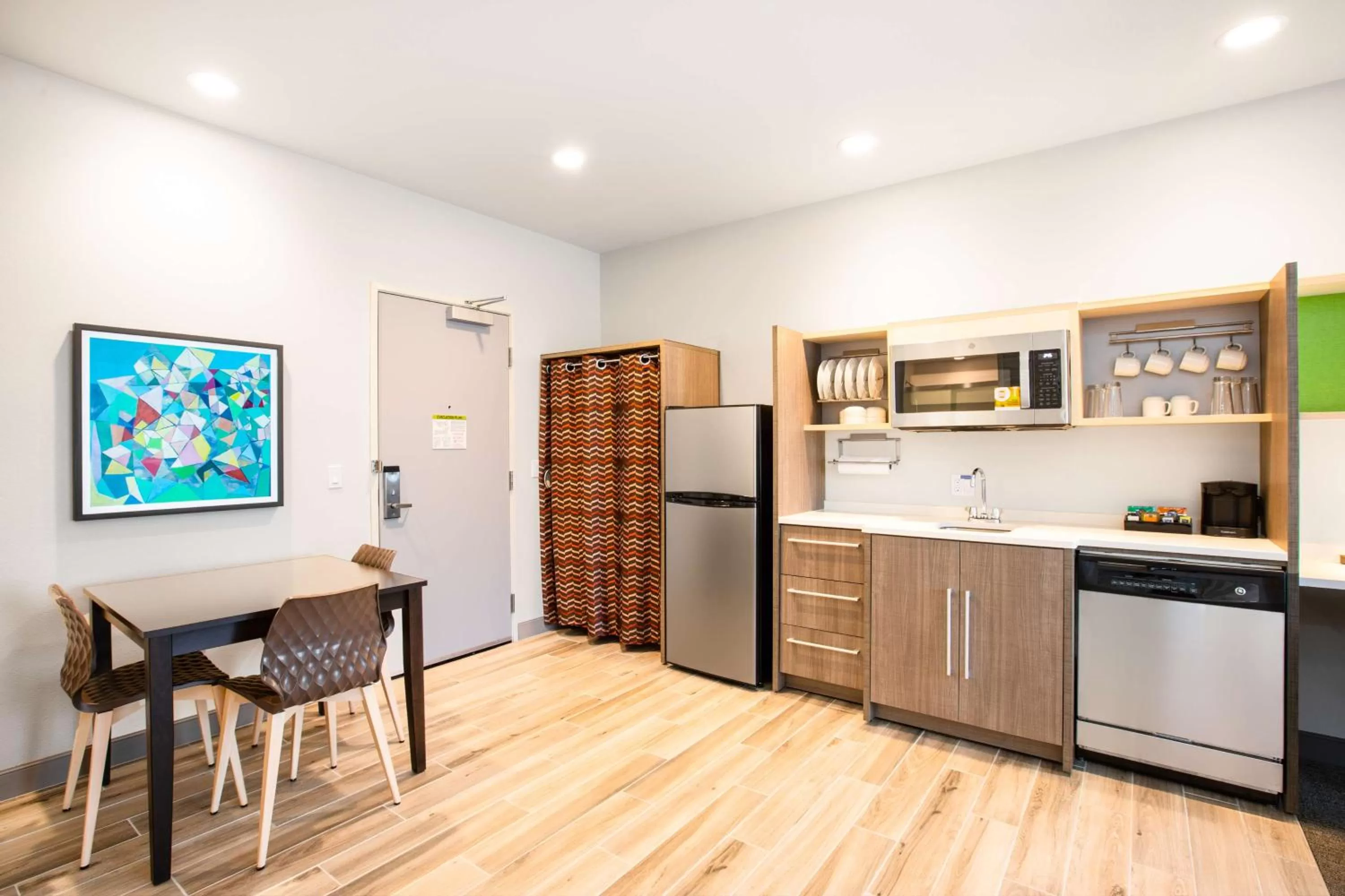 Kitchen or kitchenette in Home2 Suites By Hilton Carlsbad, Ca