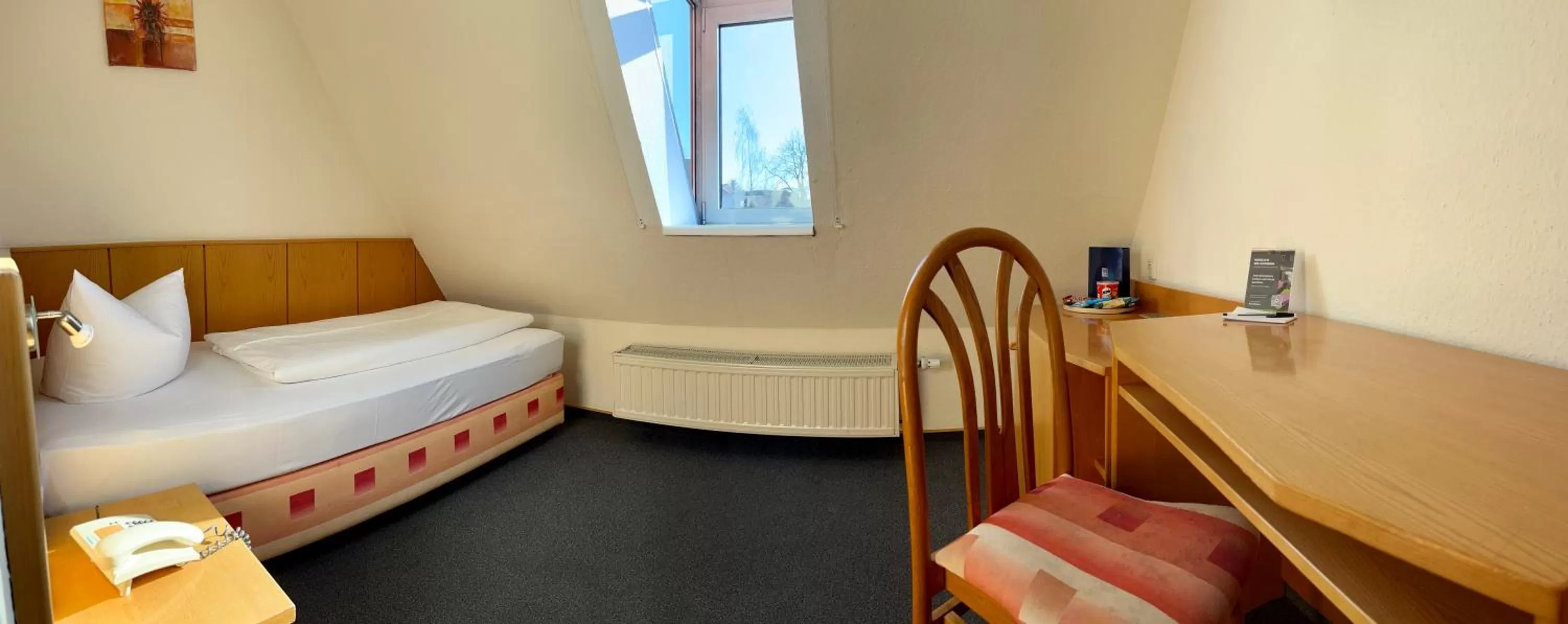 Photo of the whole room, Bed in Hotel Maucksches Gut