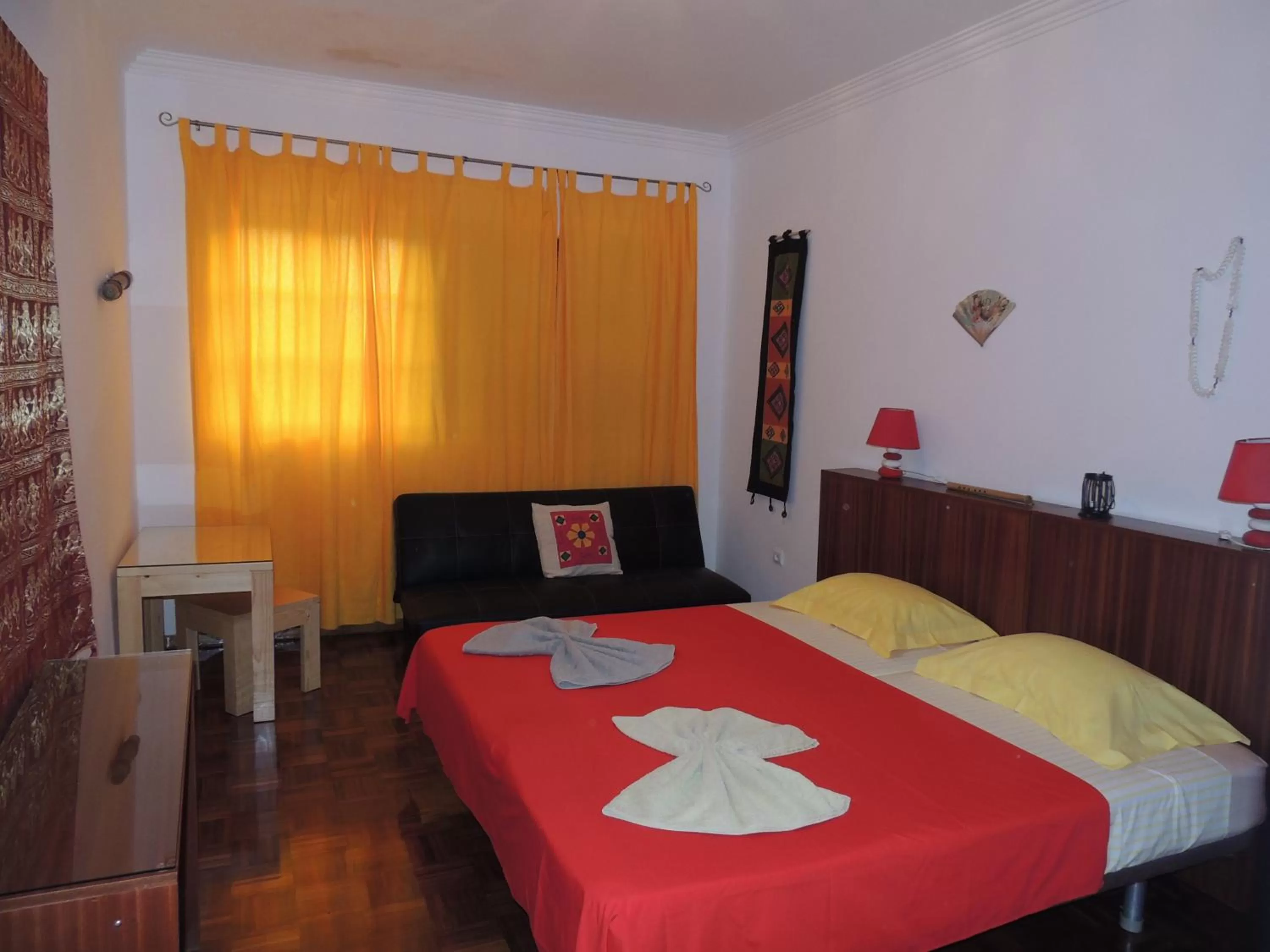 Photo of the whole room, Bed in O Jardim do Vinho