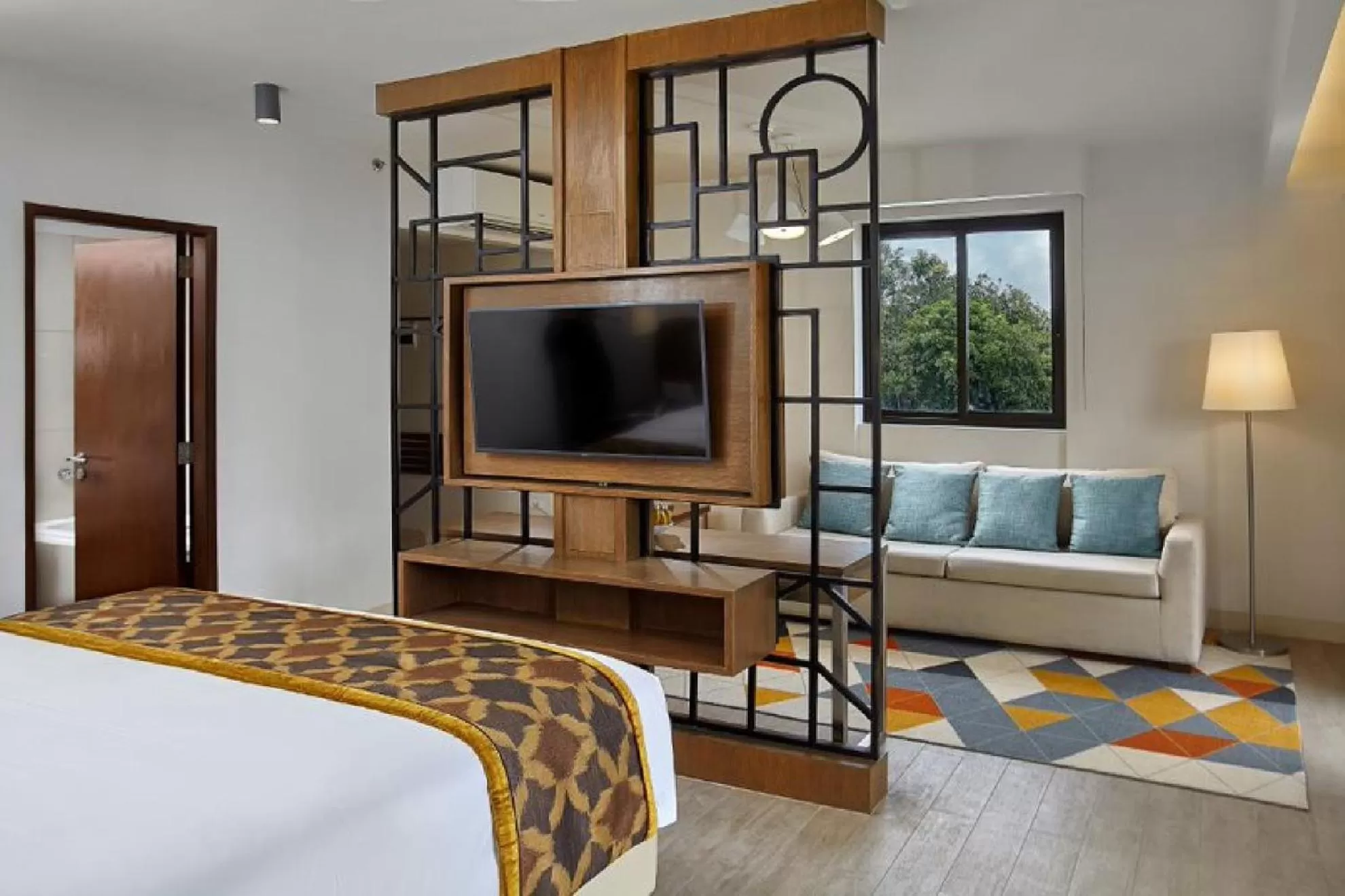 TV and multimedia, Bed in Quest Hotel Tagaytay