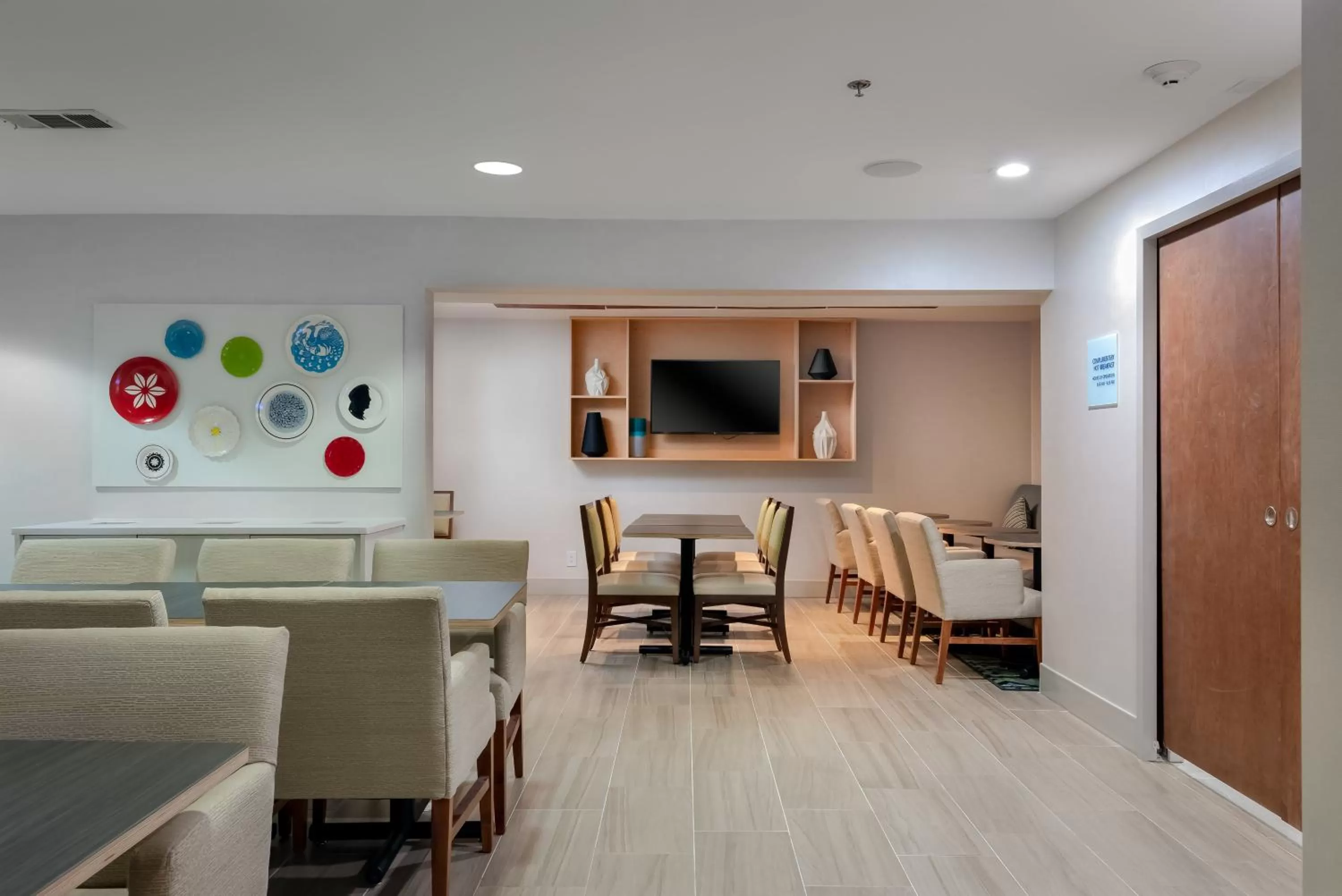 Breakfast in Holiday Inn Express Alpharetta - Roswell by IHG