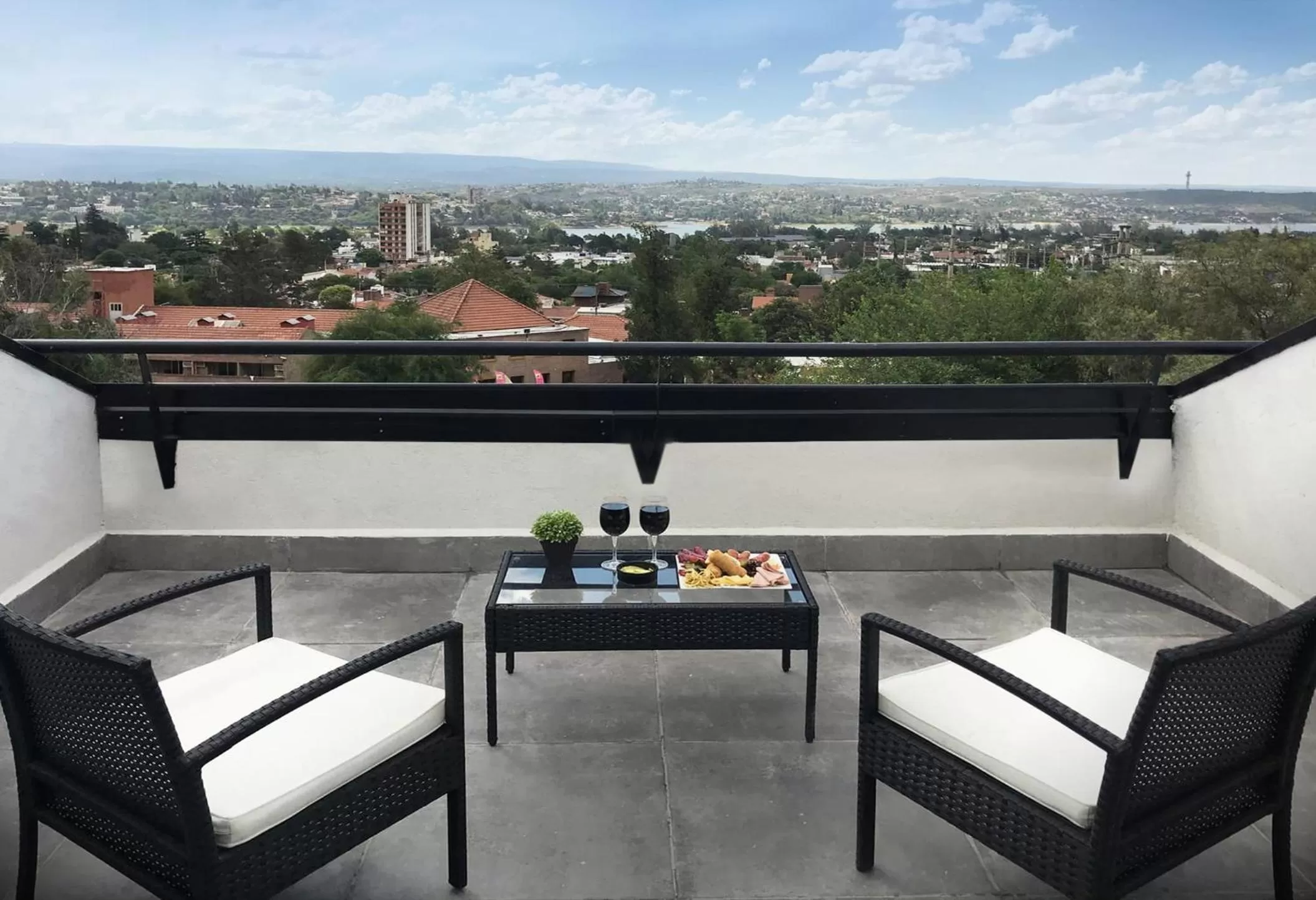 Day in Pinares Panorama Suites, Spa & Convention Center